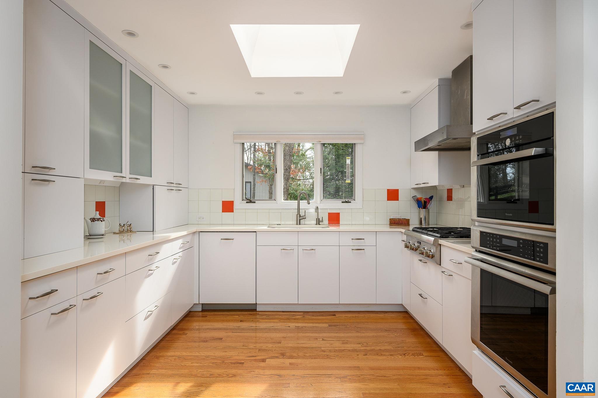 312 ROOKWOOD DR