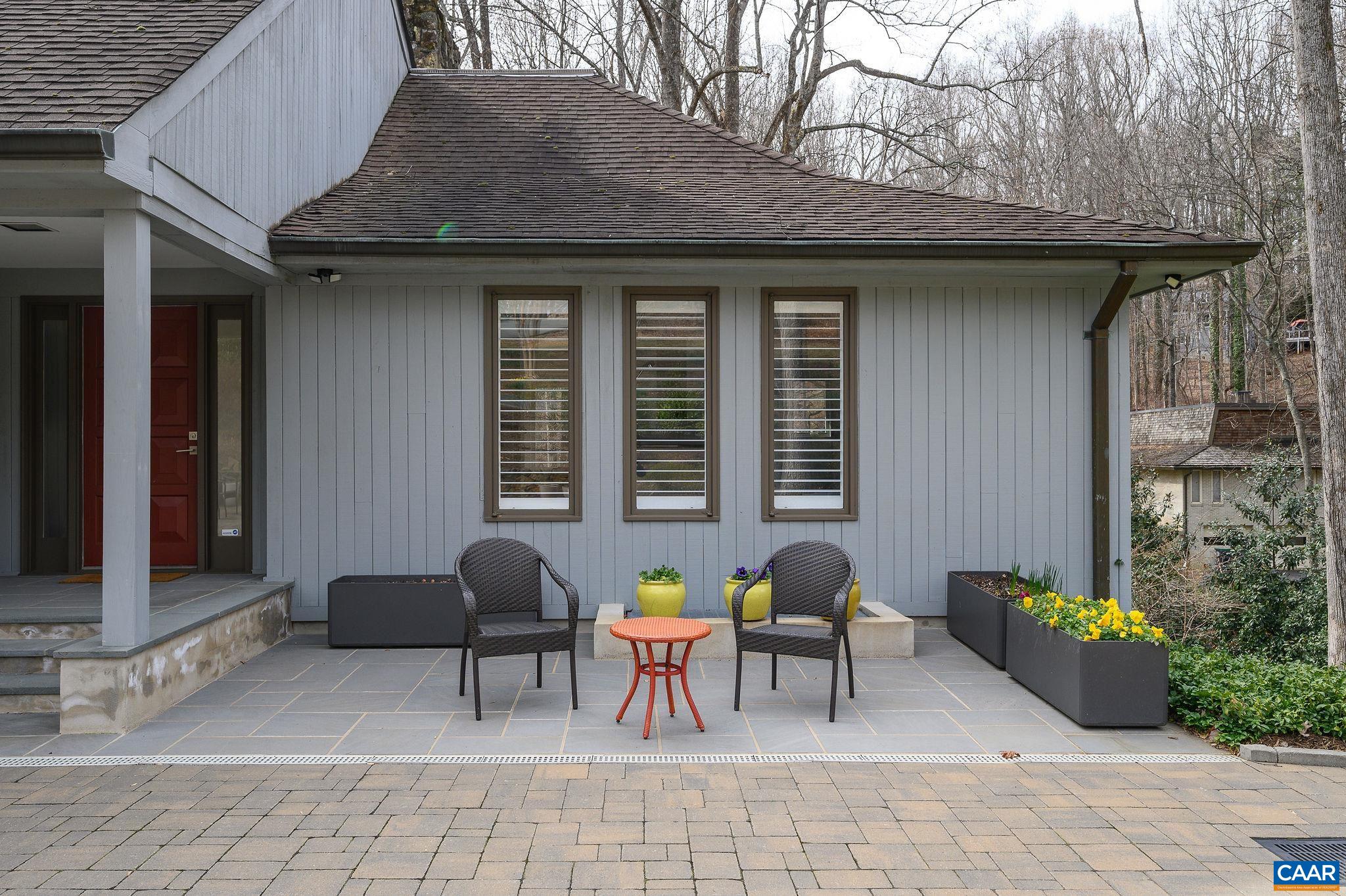312 ROOKWOOD DR