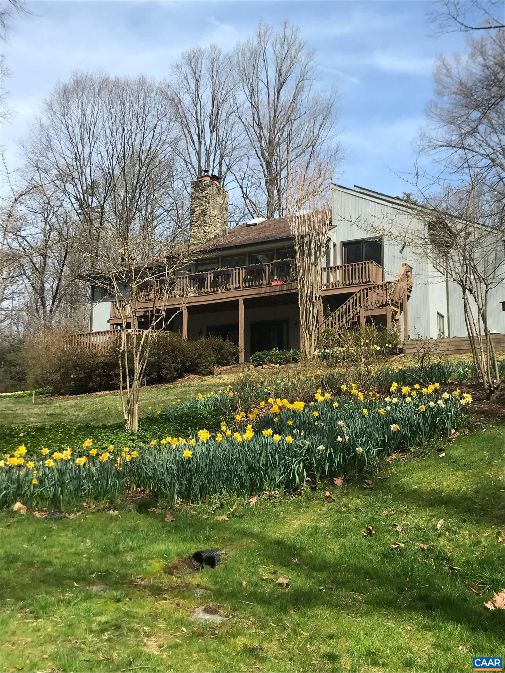 312 ROOKWOOD DR