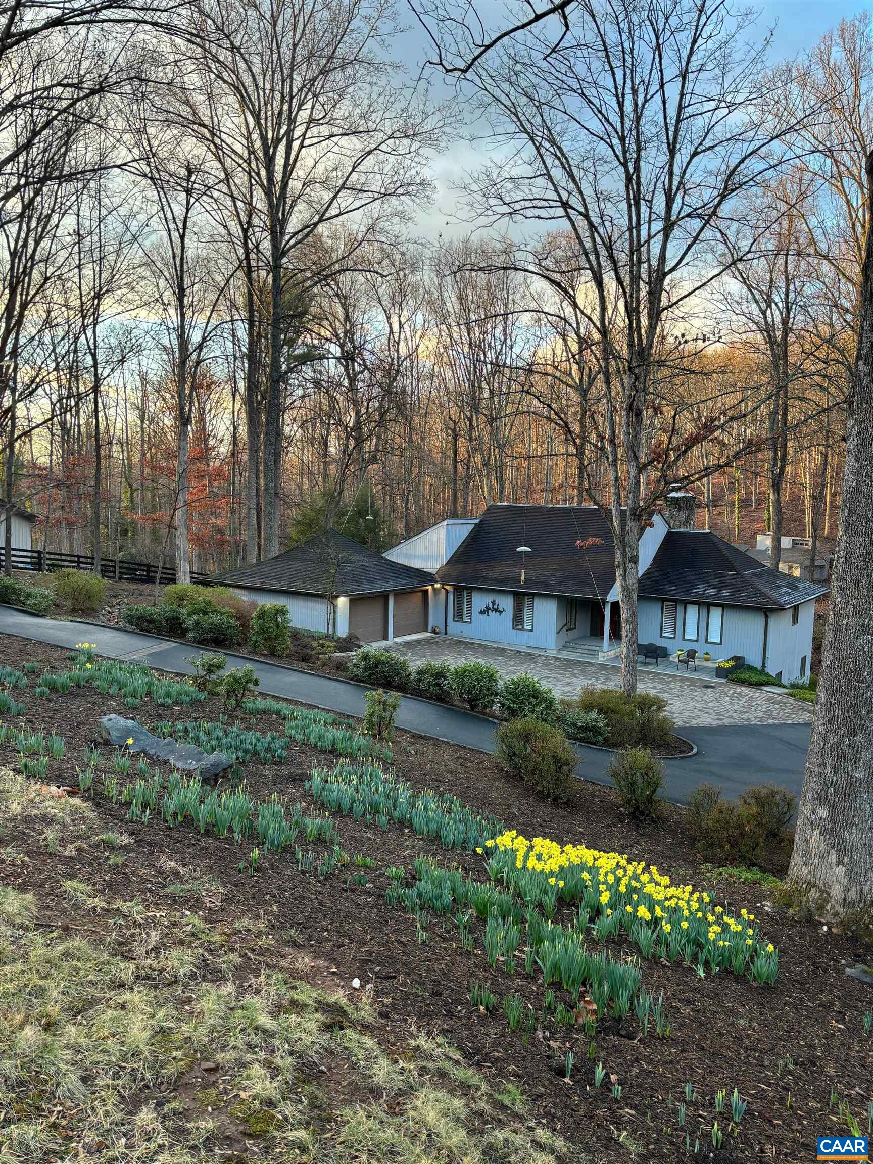 312 ROOKWOOD DR