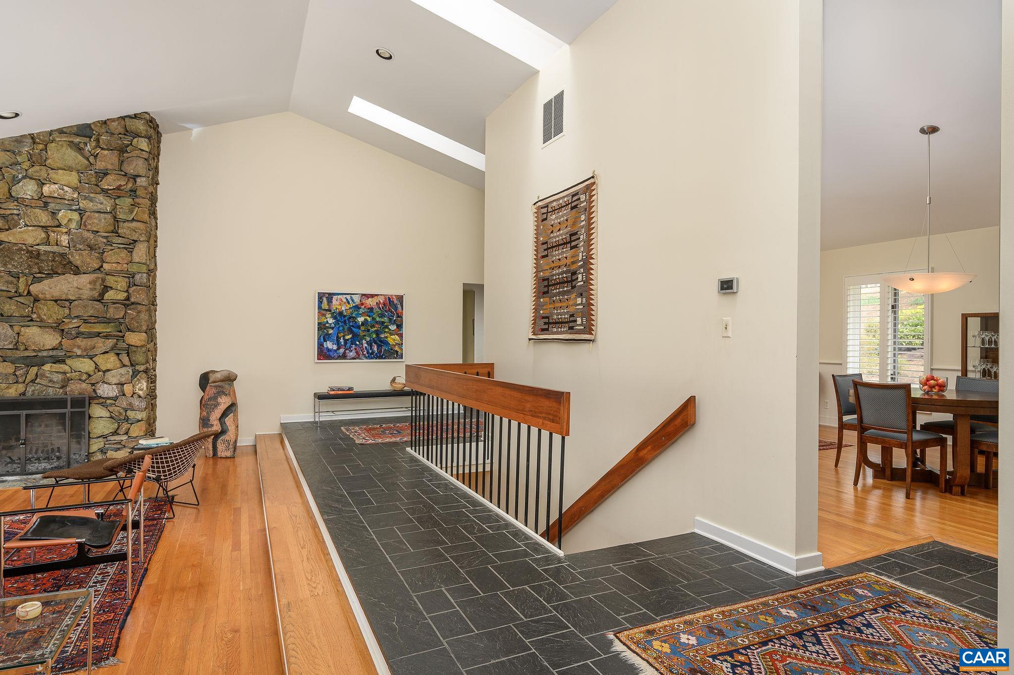 312 ROOKWOOD DR