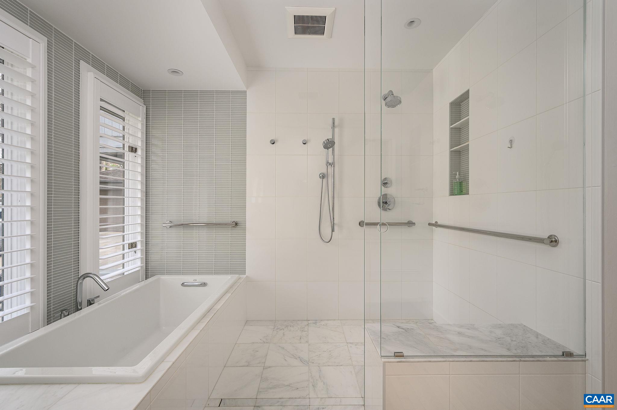 312 ROOKWOOD DR
