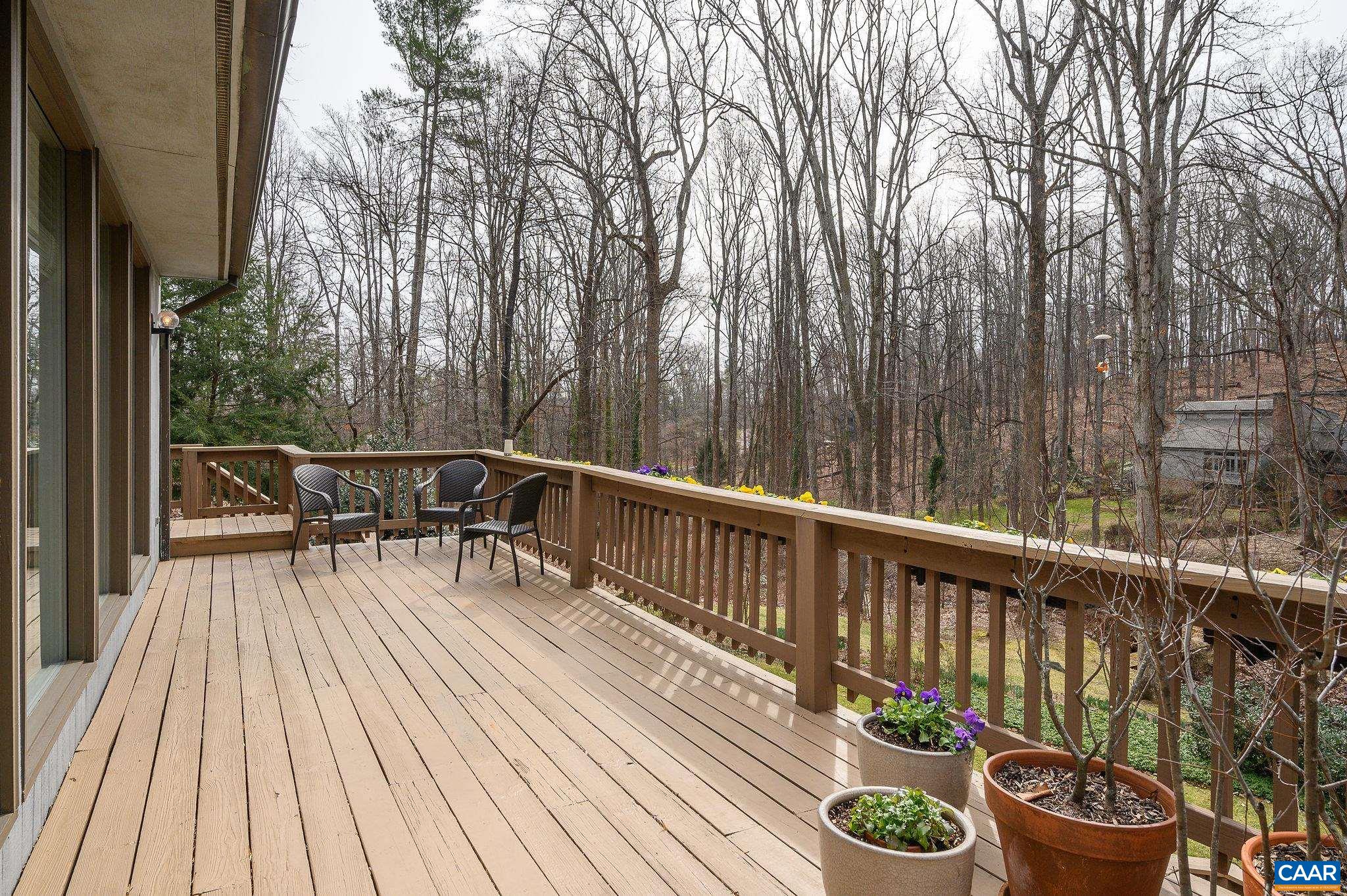 312 ROOKWOOD DR
