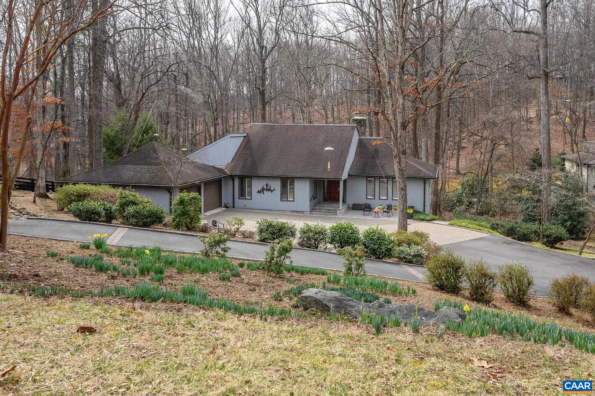312 ROOKWOOD DR