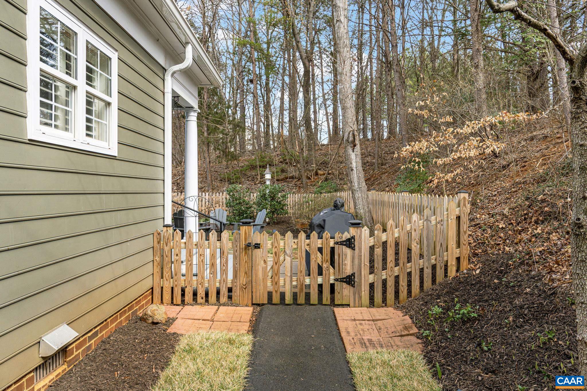 820 Fieldhaven Dr