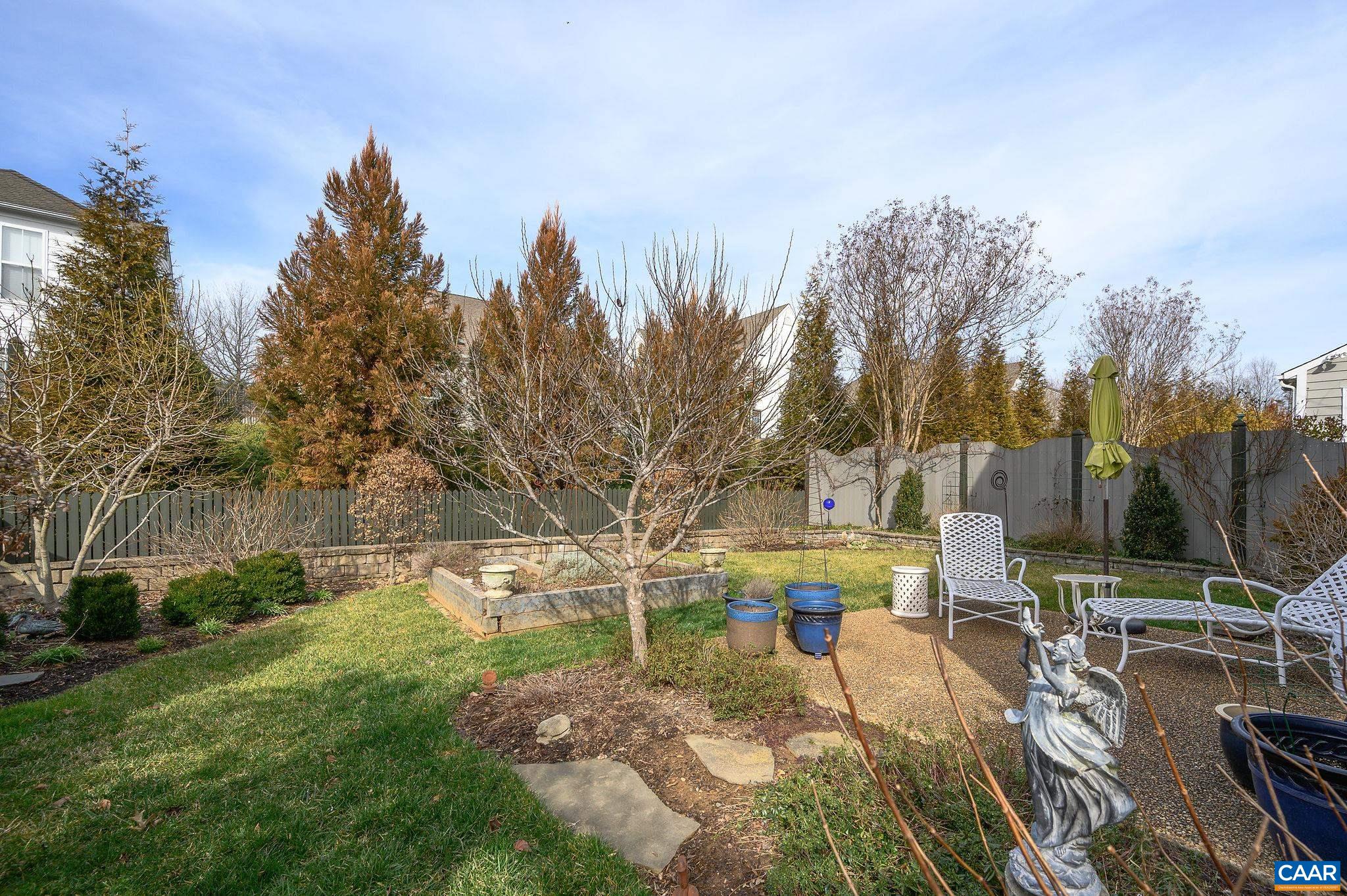 1211 STONEGATE WAY