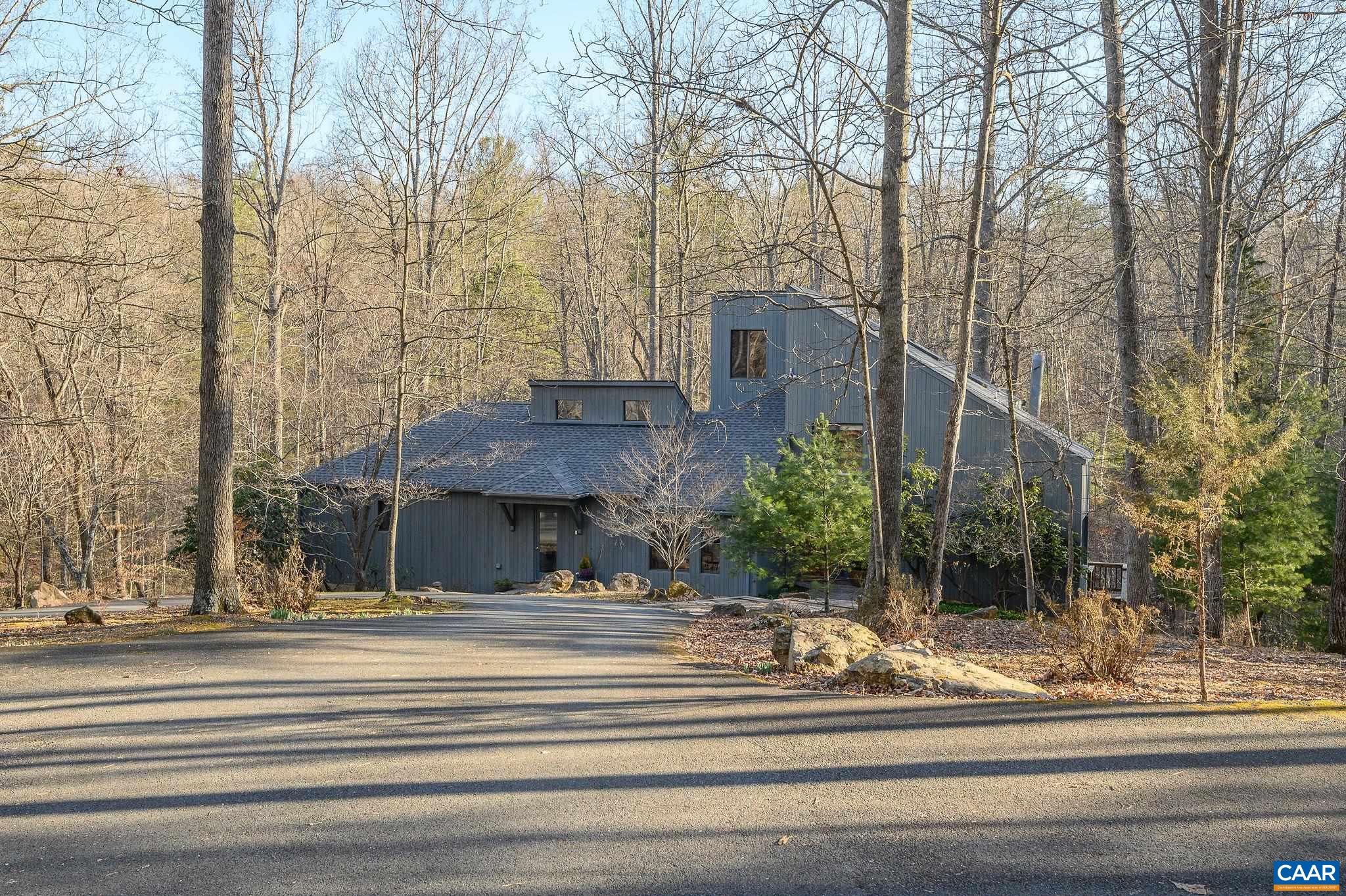 2959 MECHUM BANKS DR