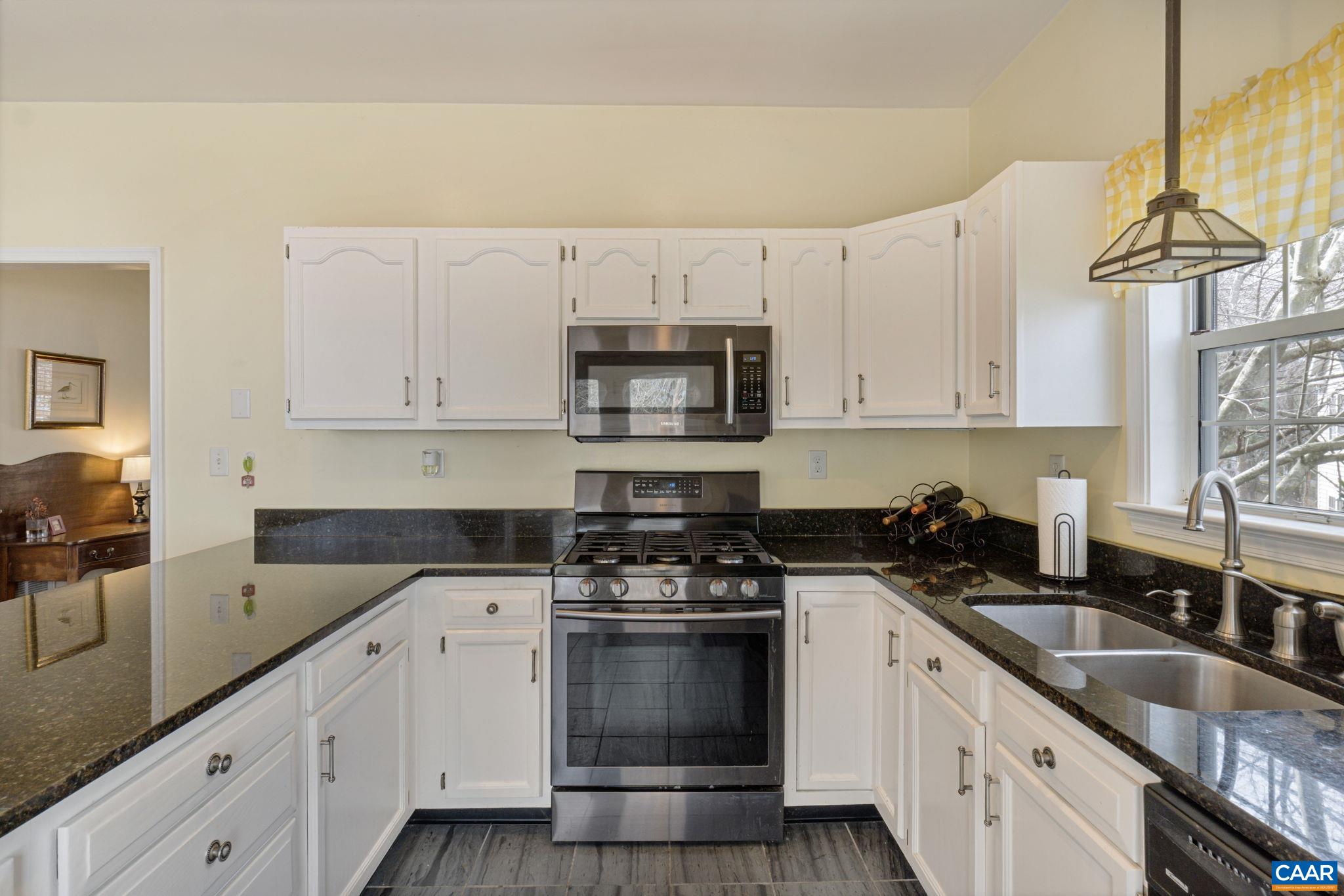 826 FIELDHAVEN DR