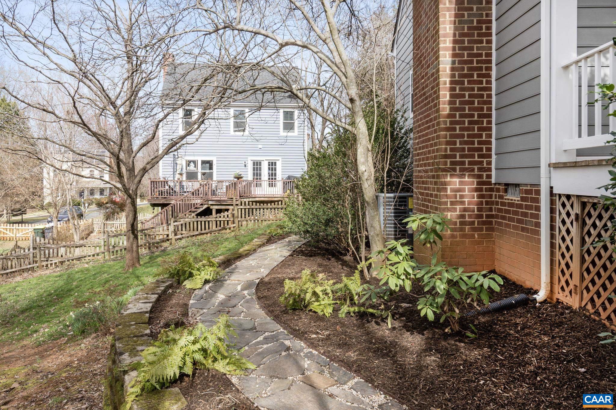 826 FIELDHAVEN DR