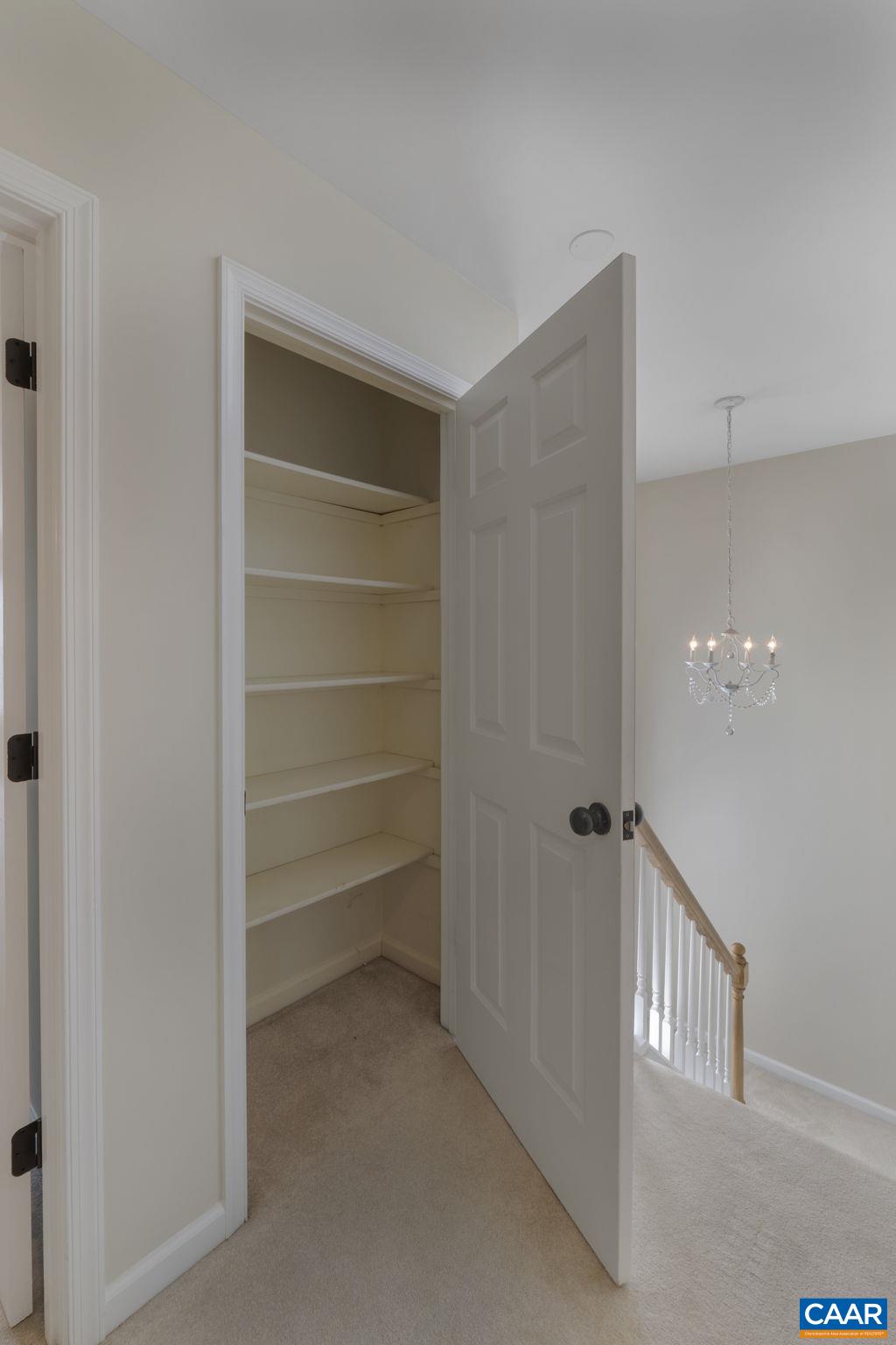 1048 Hayrake Ln