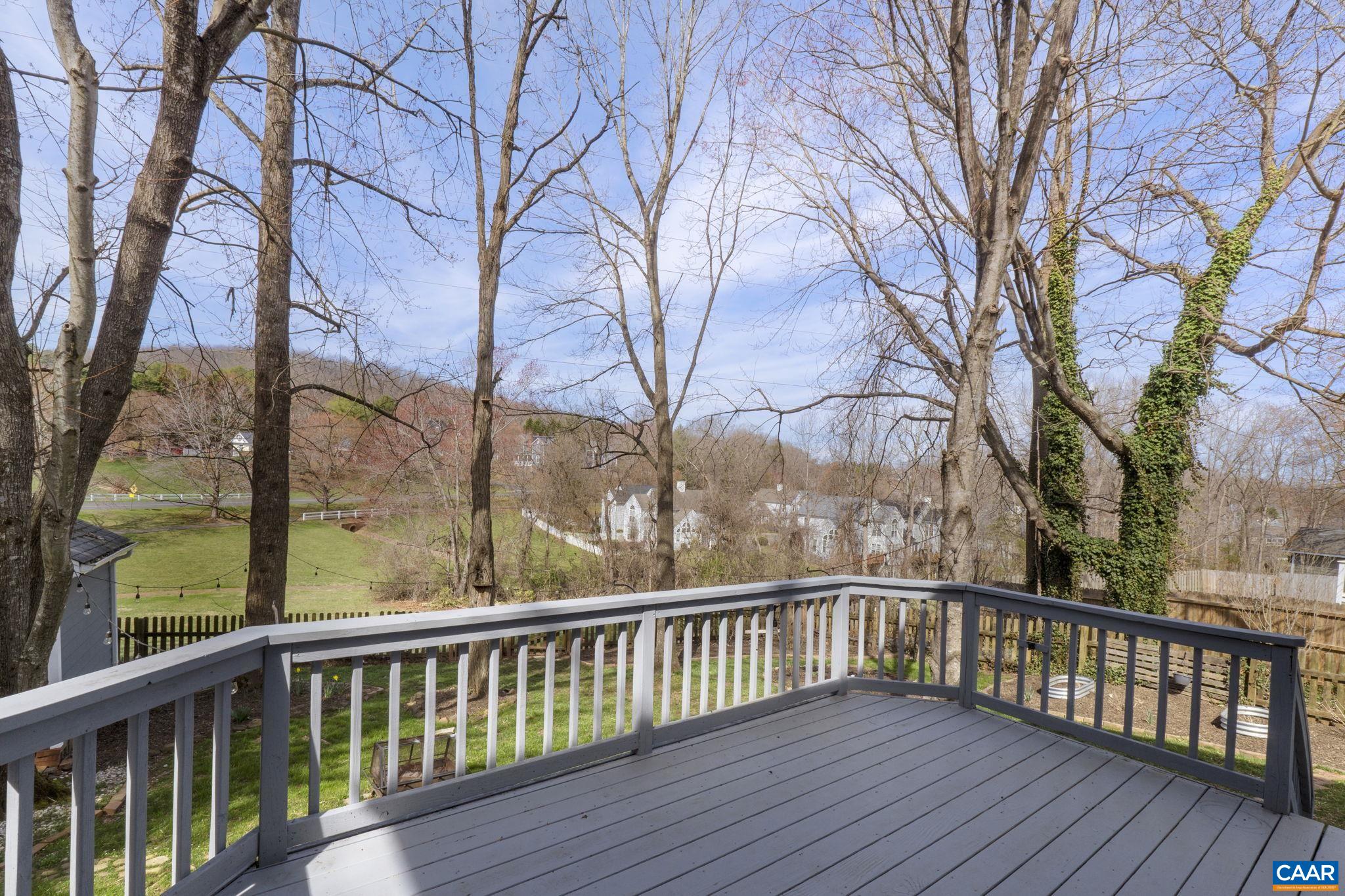 1048 Hayrake Ln