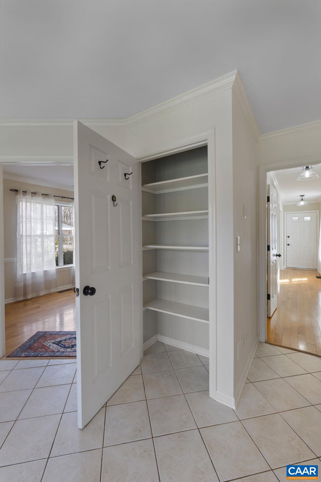 1048 Hayrake Ln