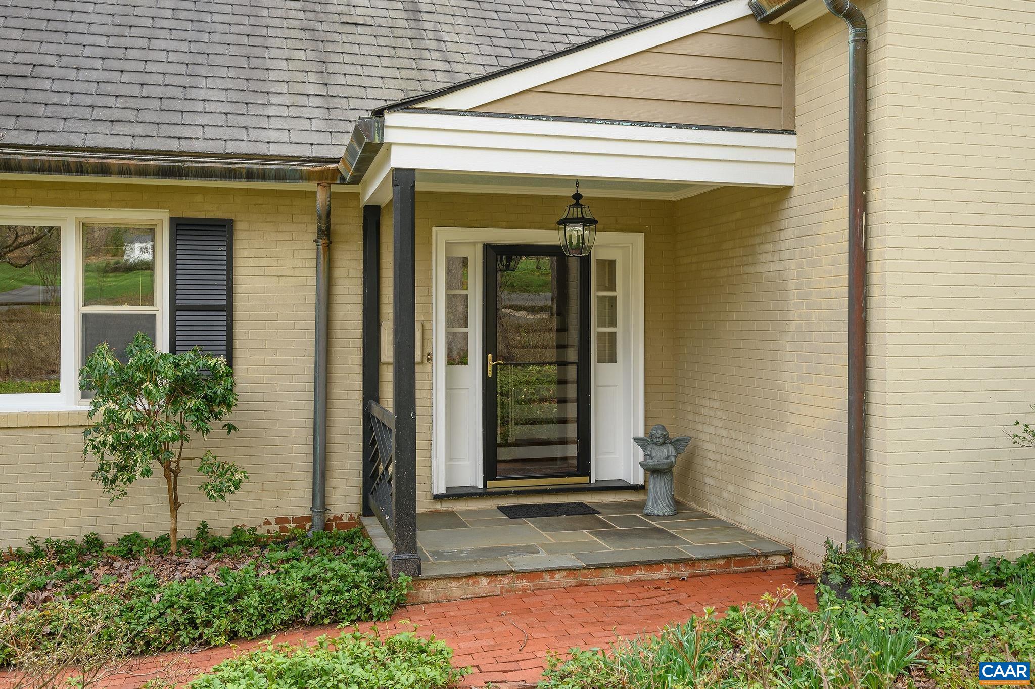 430 WELLINGTON DR