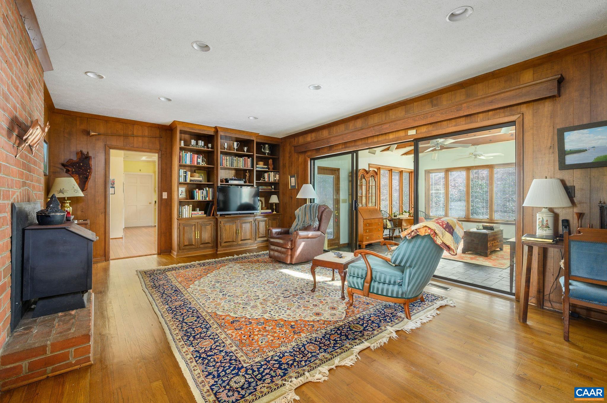 430 WELLINGTON DR
