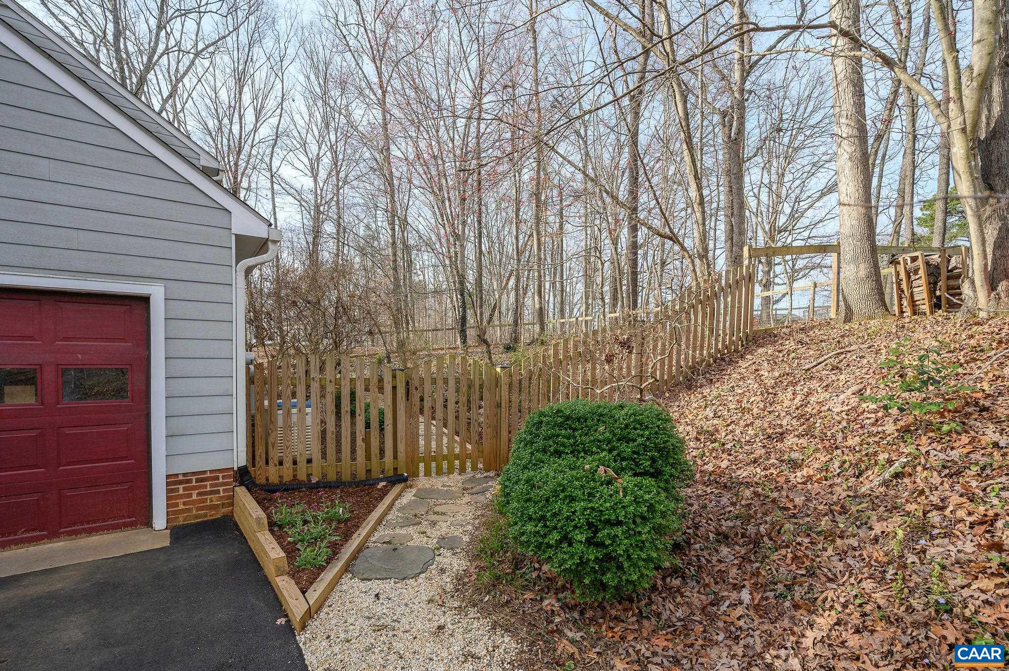 3964 LOFTLANDS DR