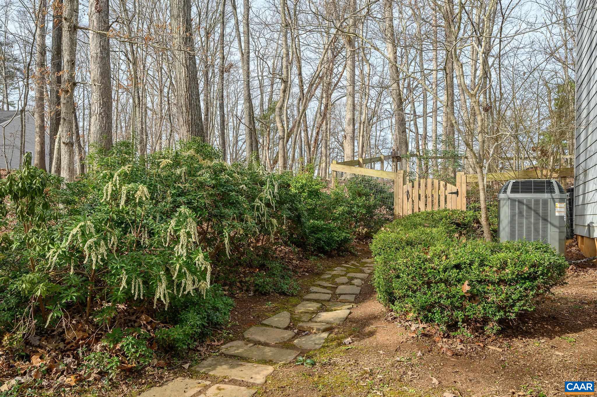 3964 LOFTLANDS DR