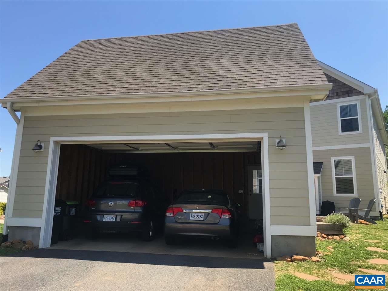 926 HADEN LN