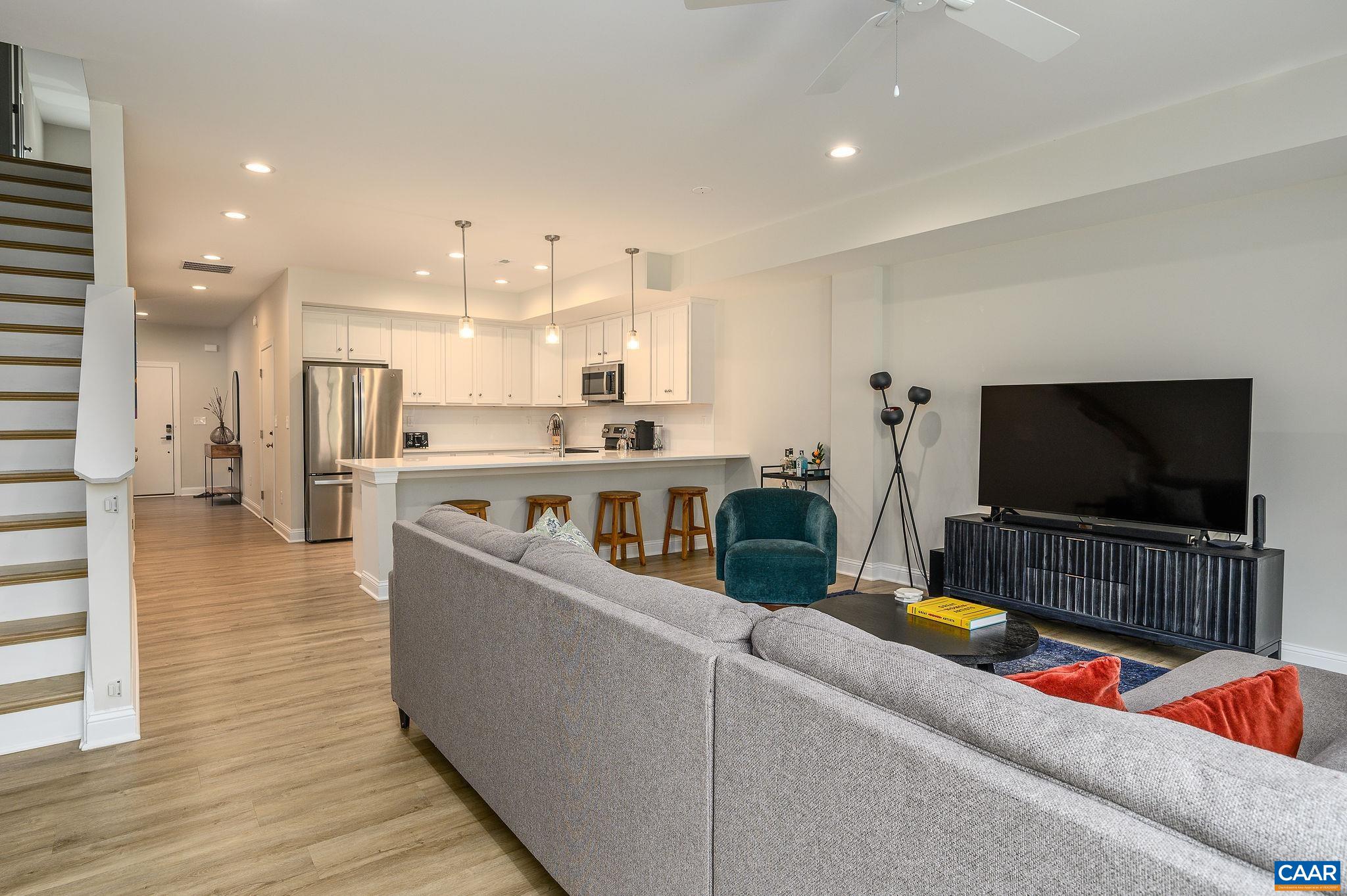102 BLITHE CT