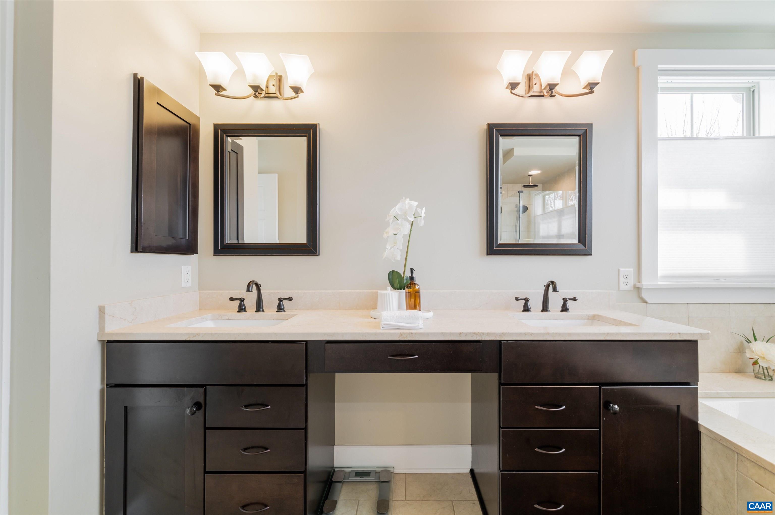 1705 HYLAND CREEK CIR