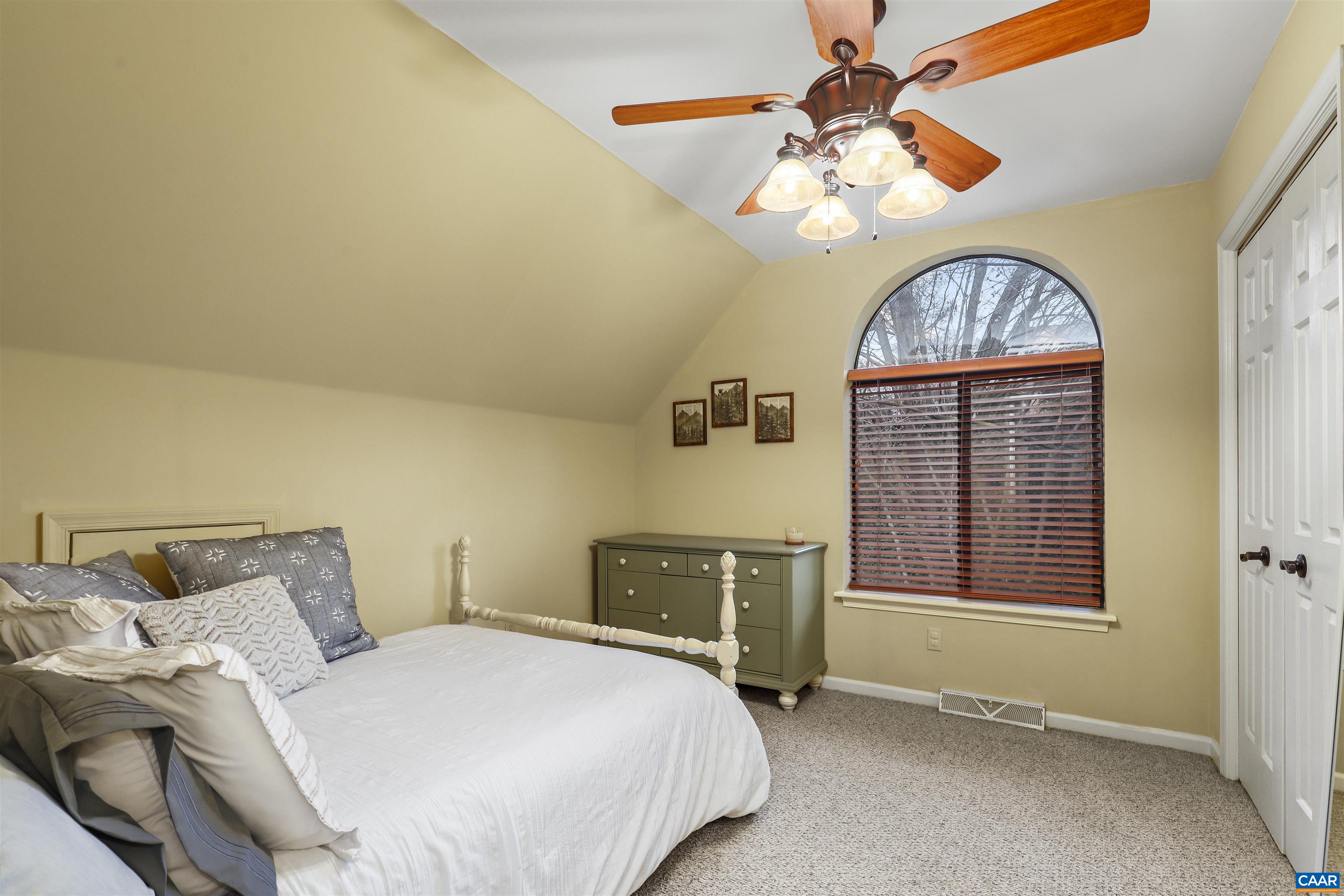 1692 ROYAL OAK CT