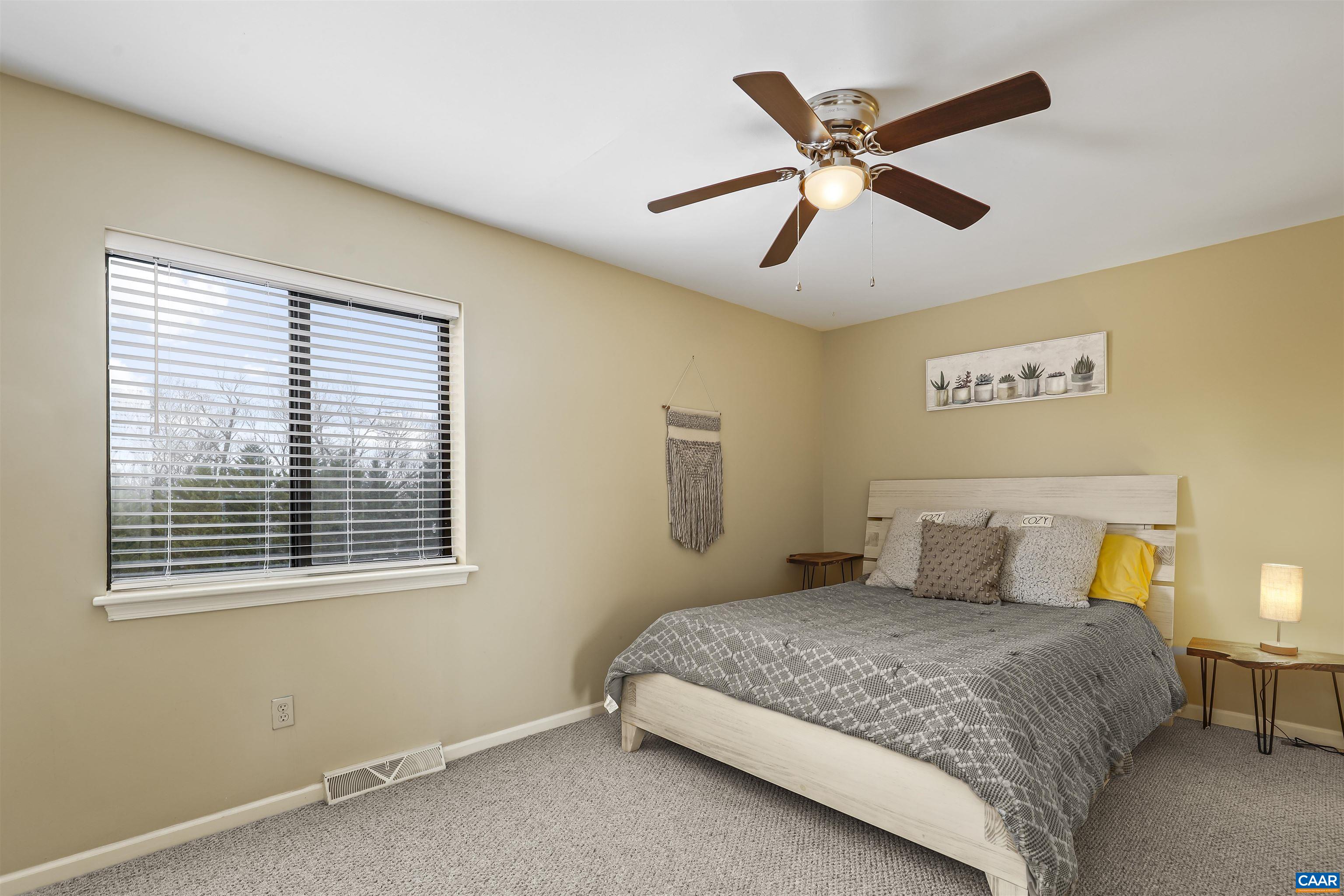 1692 ROYAL OAK CT