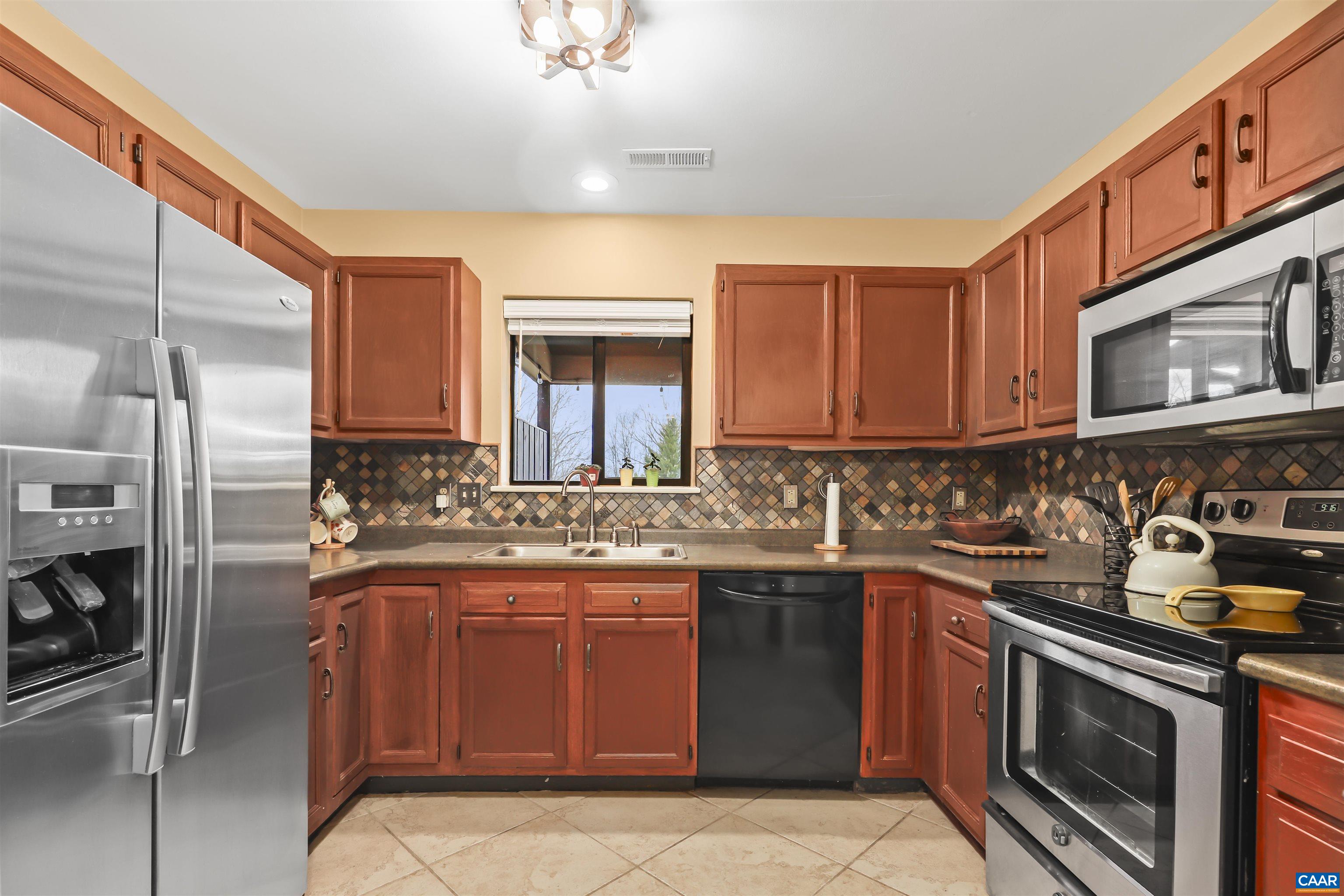 1692 ROYAL OAK CT