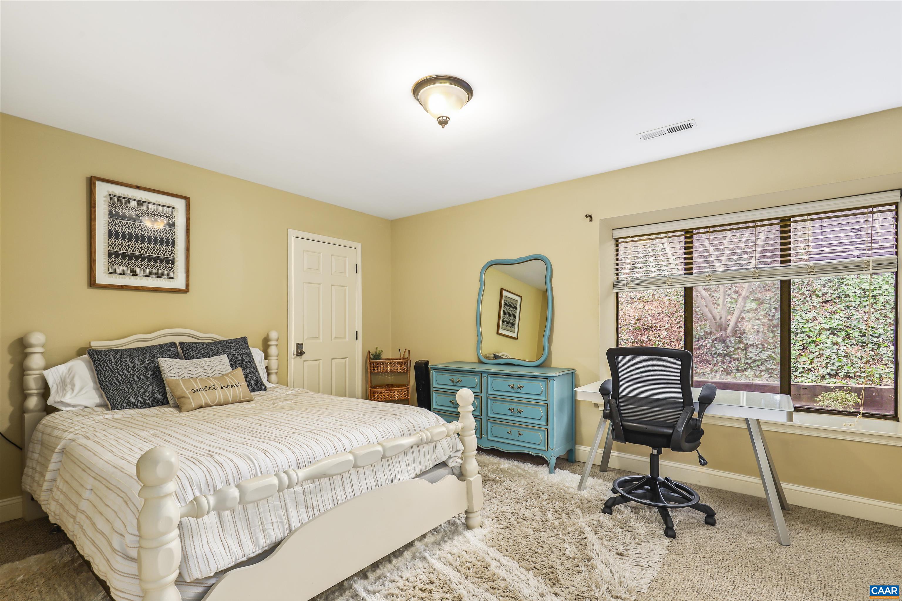 1692 ROYAL OAK CT
