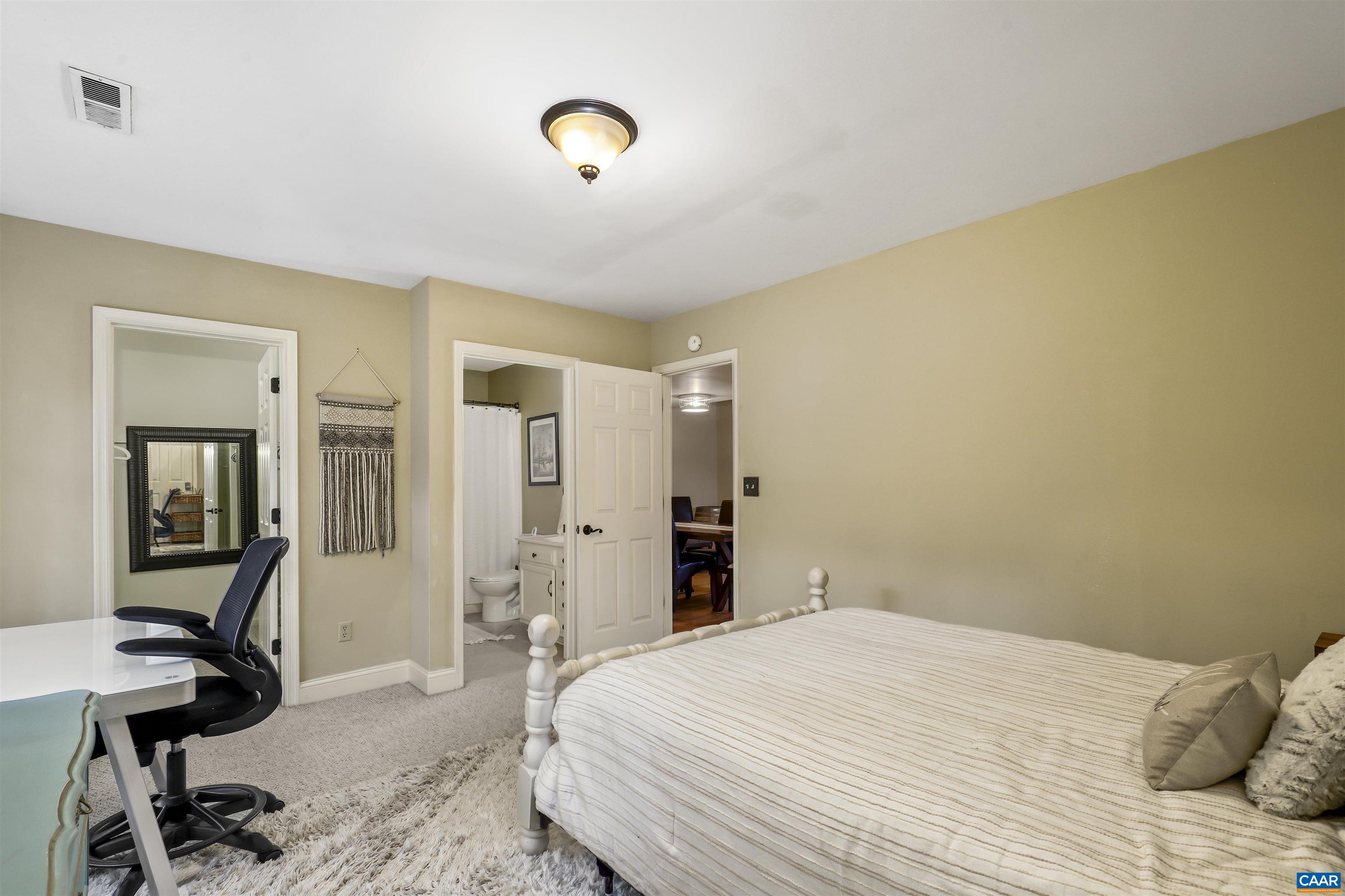 1692 ROYAL OAK CT