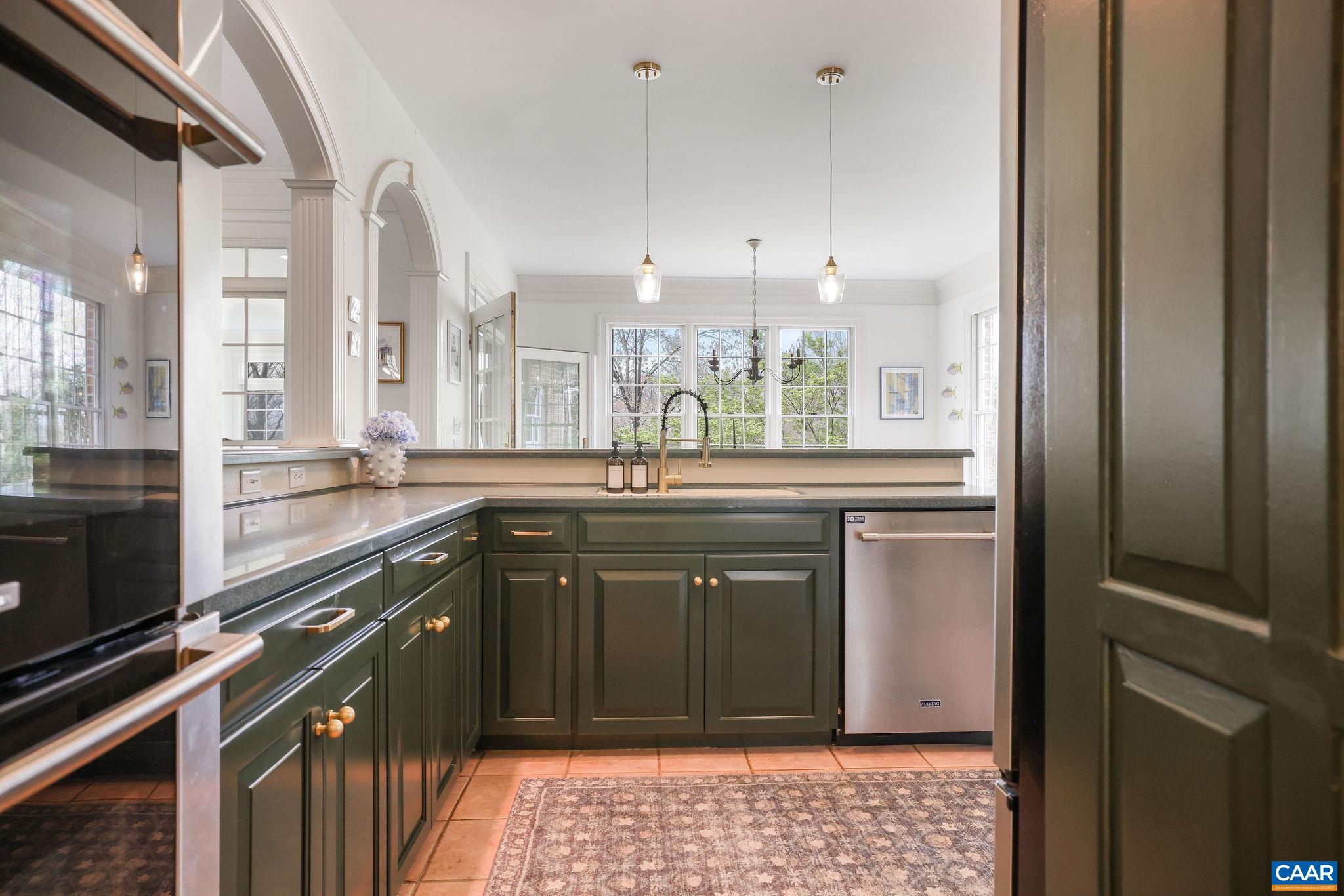 3280 HEATHCOTE LN
