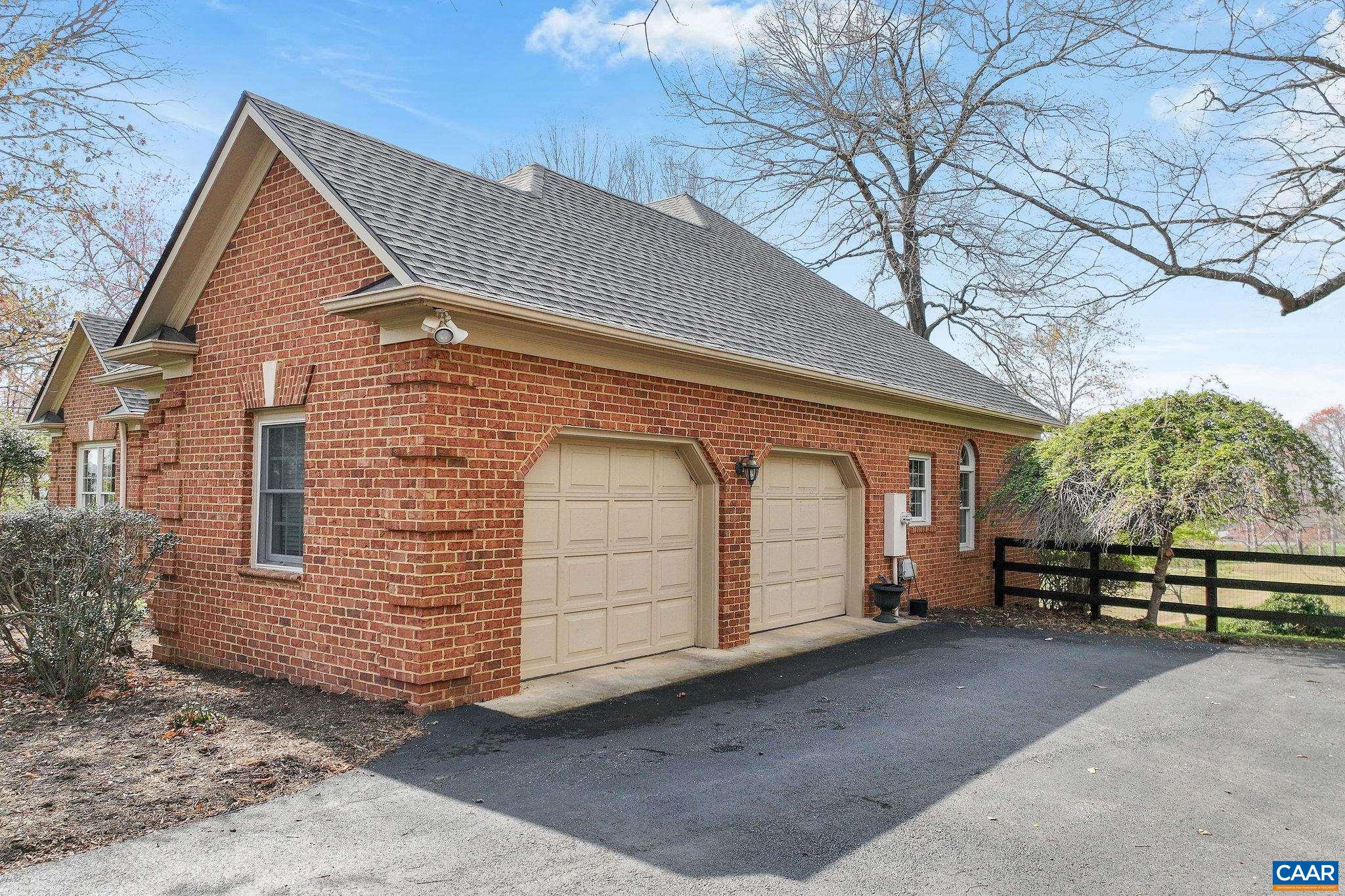 3280 HEATHCOTE LN