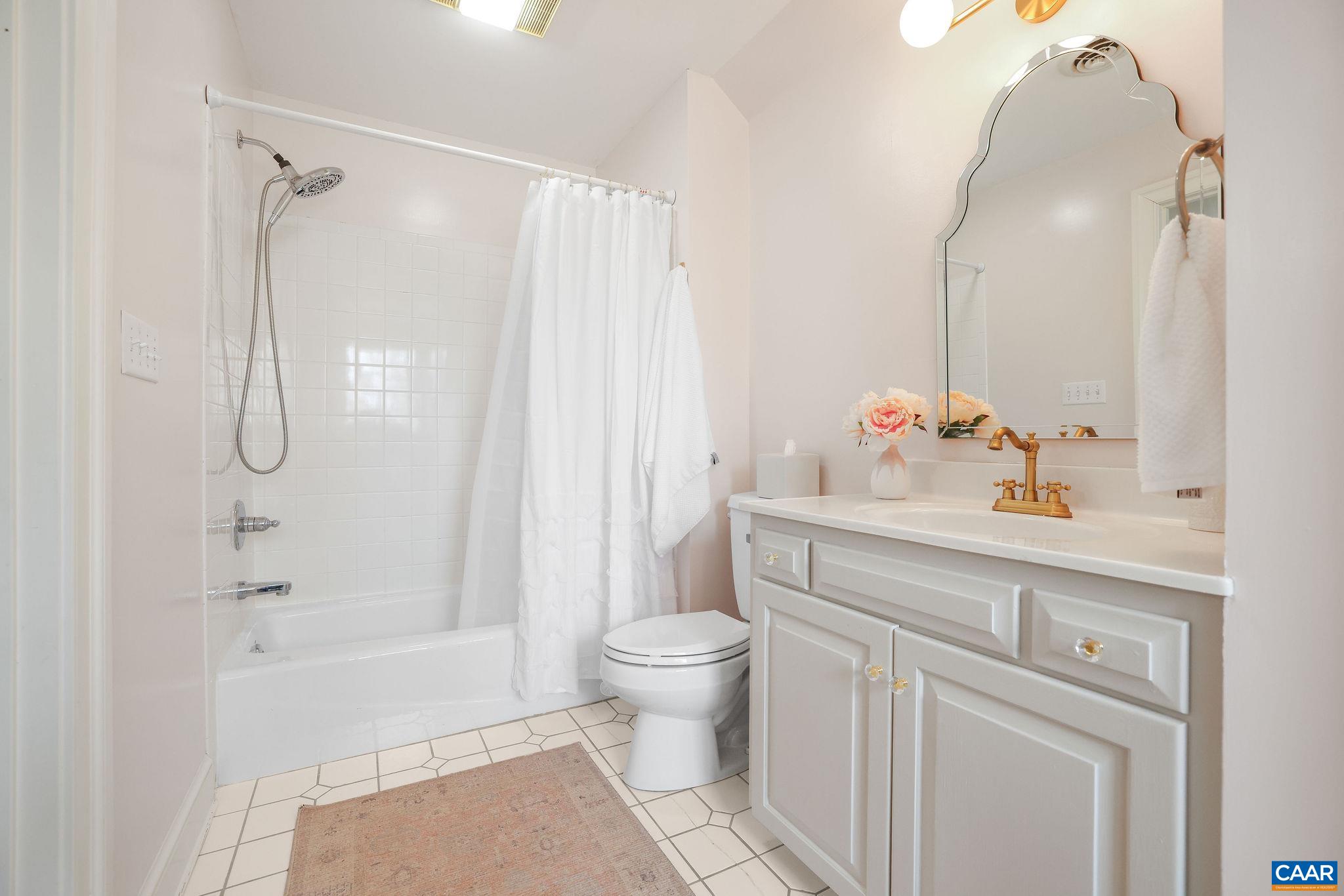 3280 HEATHCOTE LN
