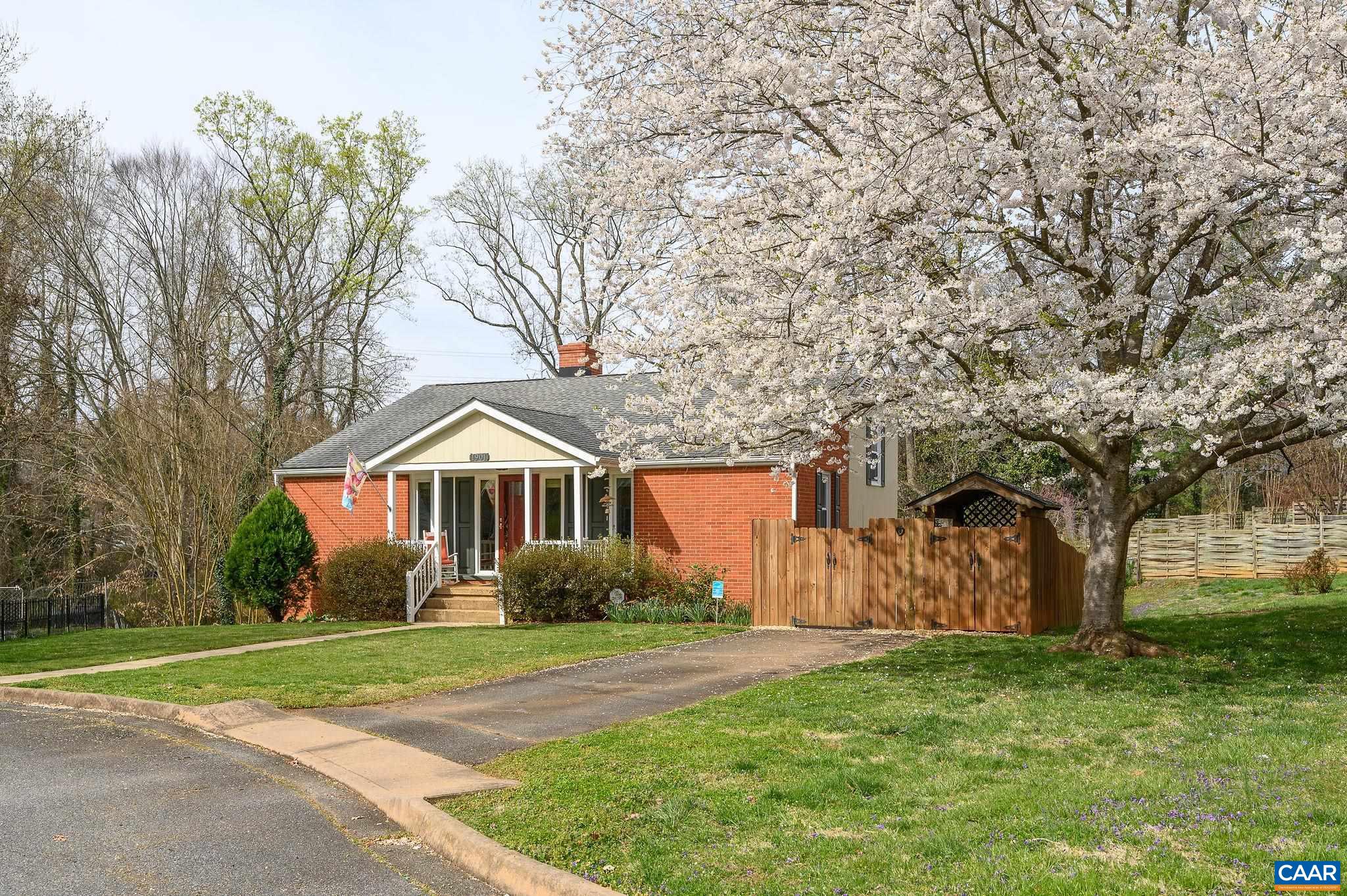 1901 SWANSON DR