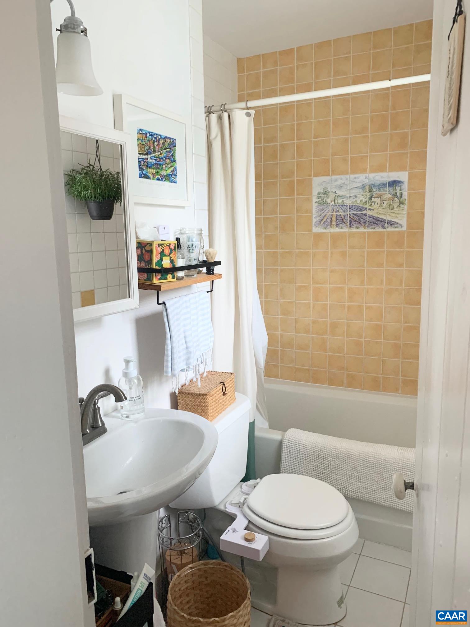 521 N 1ST ST Unit: 1/2