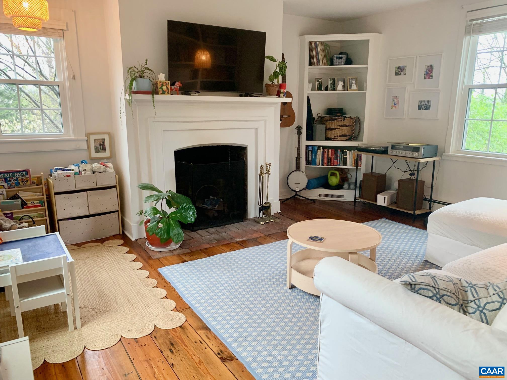 521 N 1ST ST Unit: 1/2