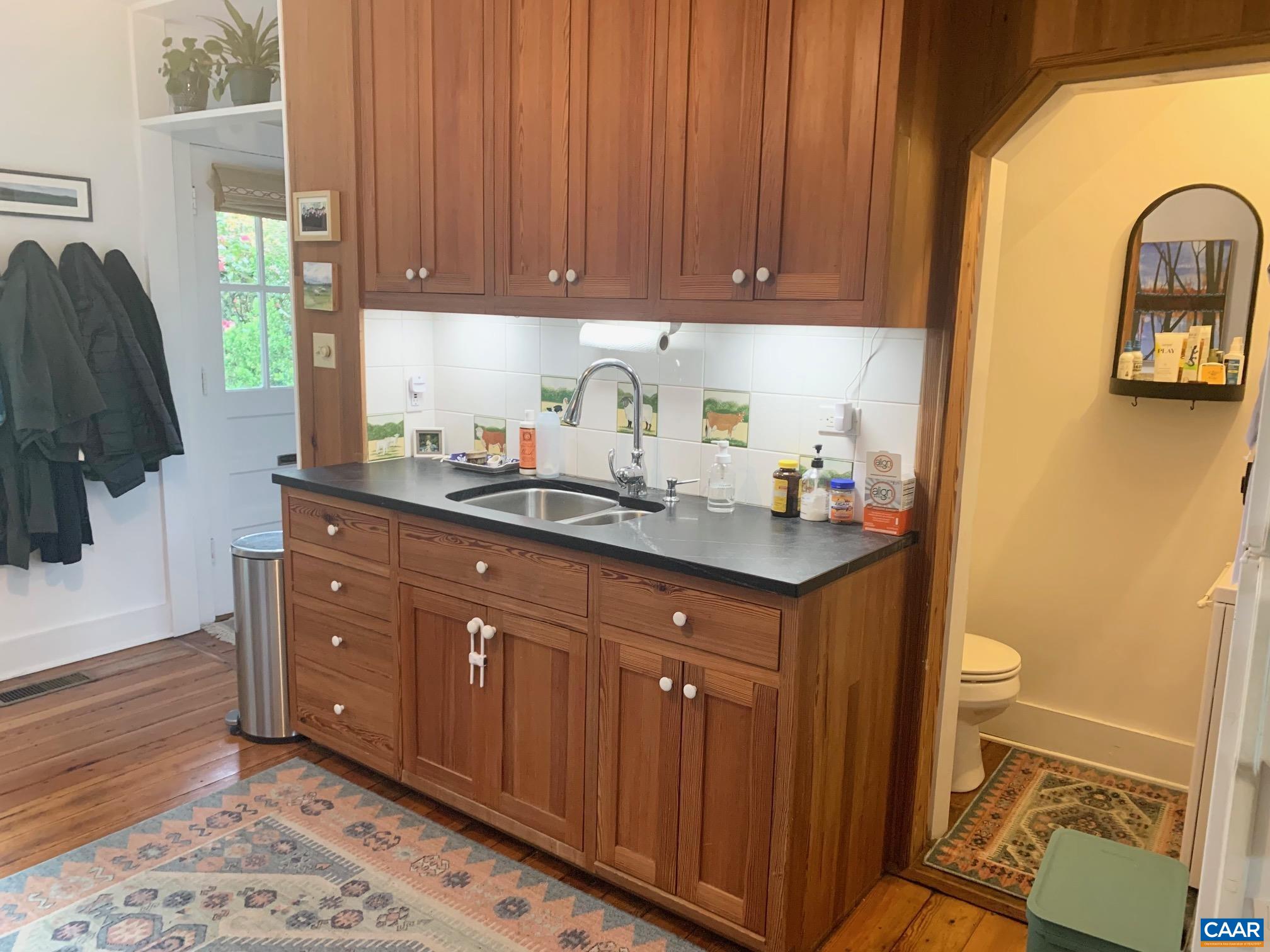 521 N 1ST ST Unit: 1/2
