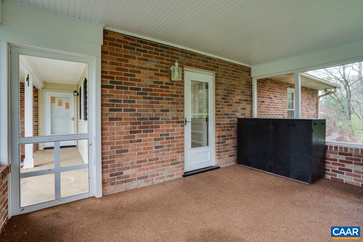 2111 TARLETON DR