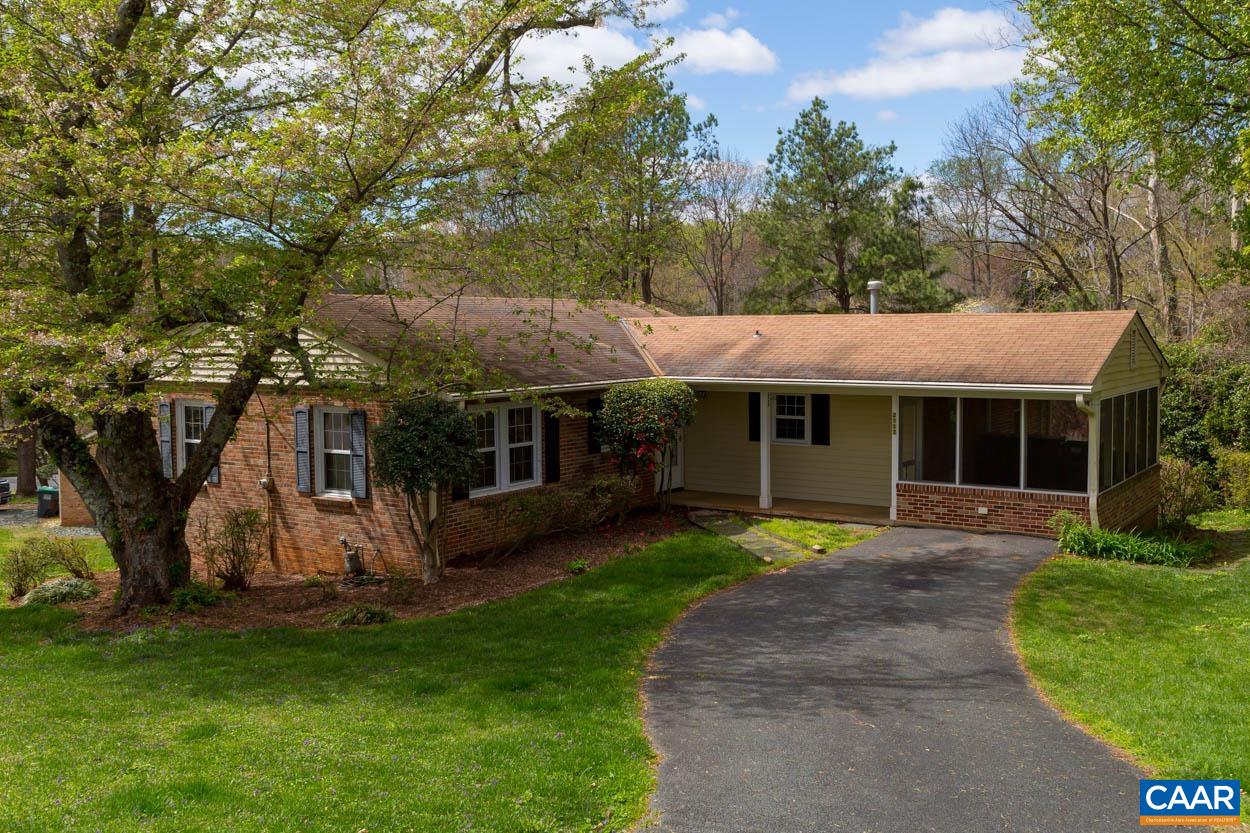 2111 TARLETON DR