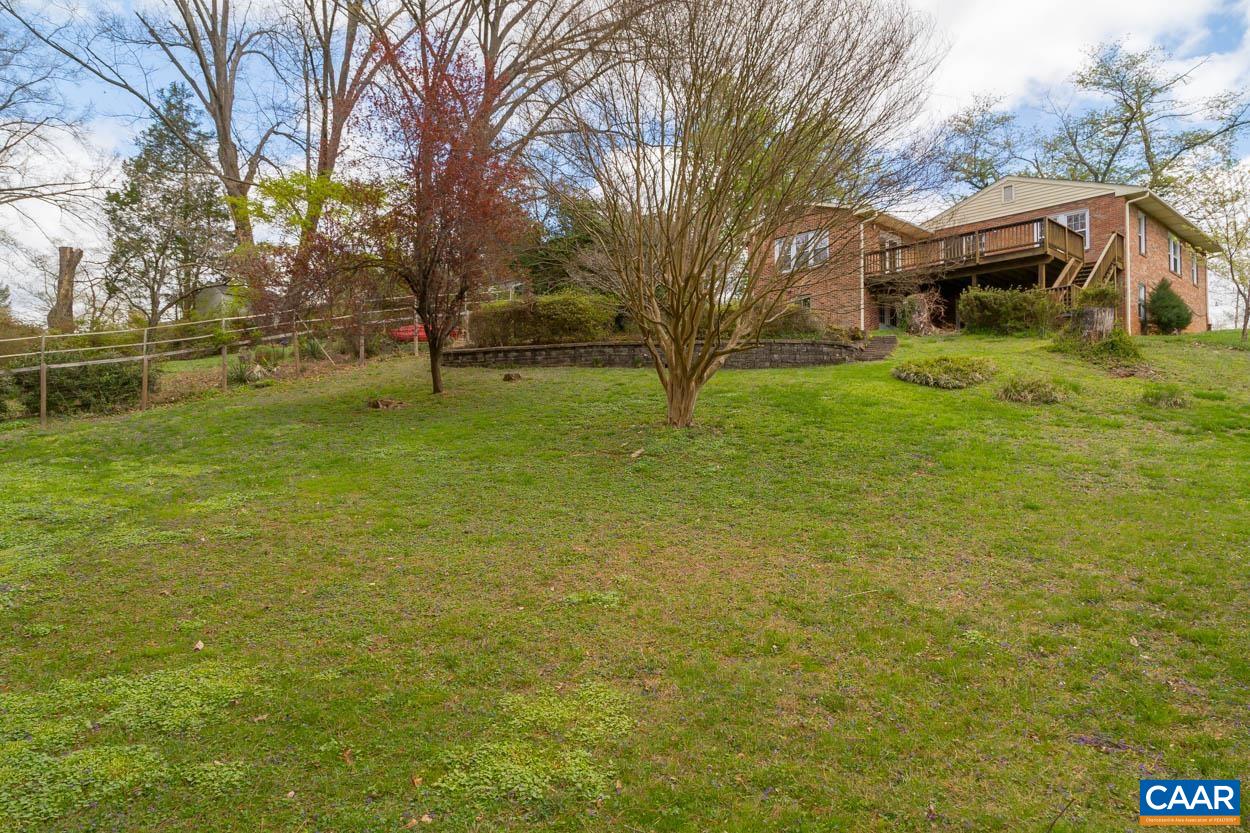 2111 TARLETON DR