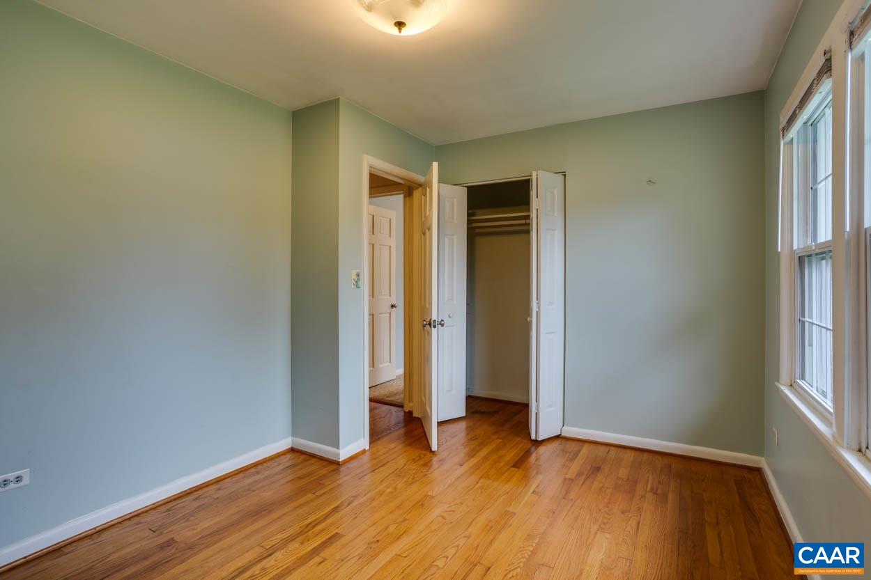 2111 TARLETON DR