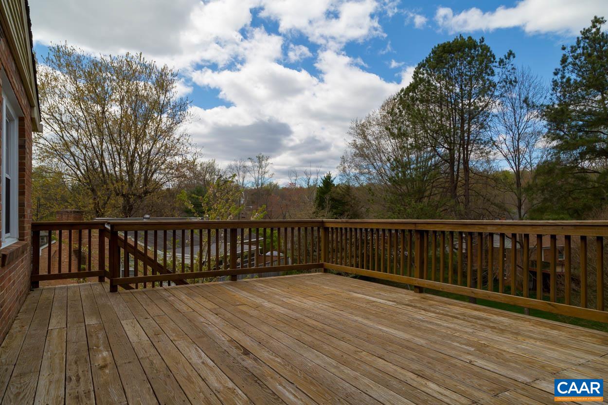 2111 TARLETON DR