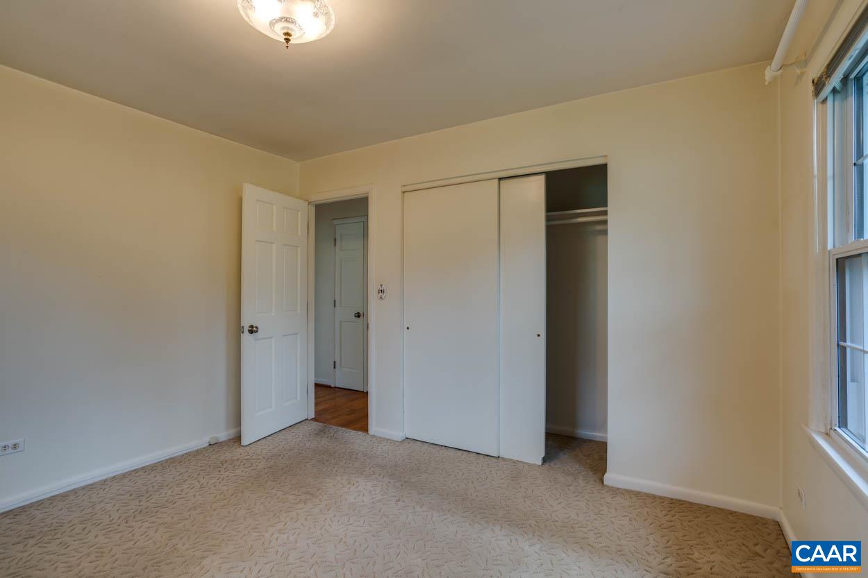 2111 TARLETON DR