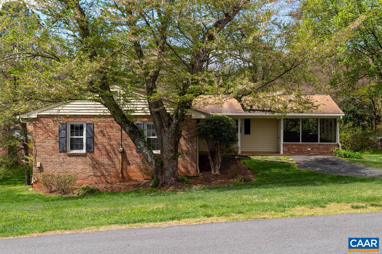 2111 TARLETON DR