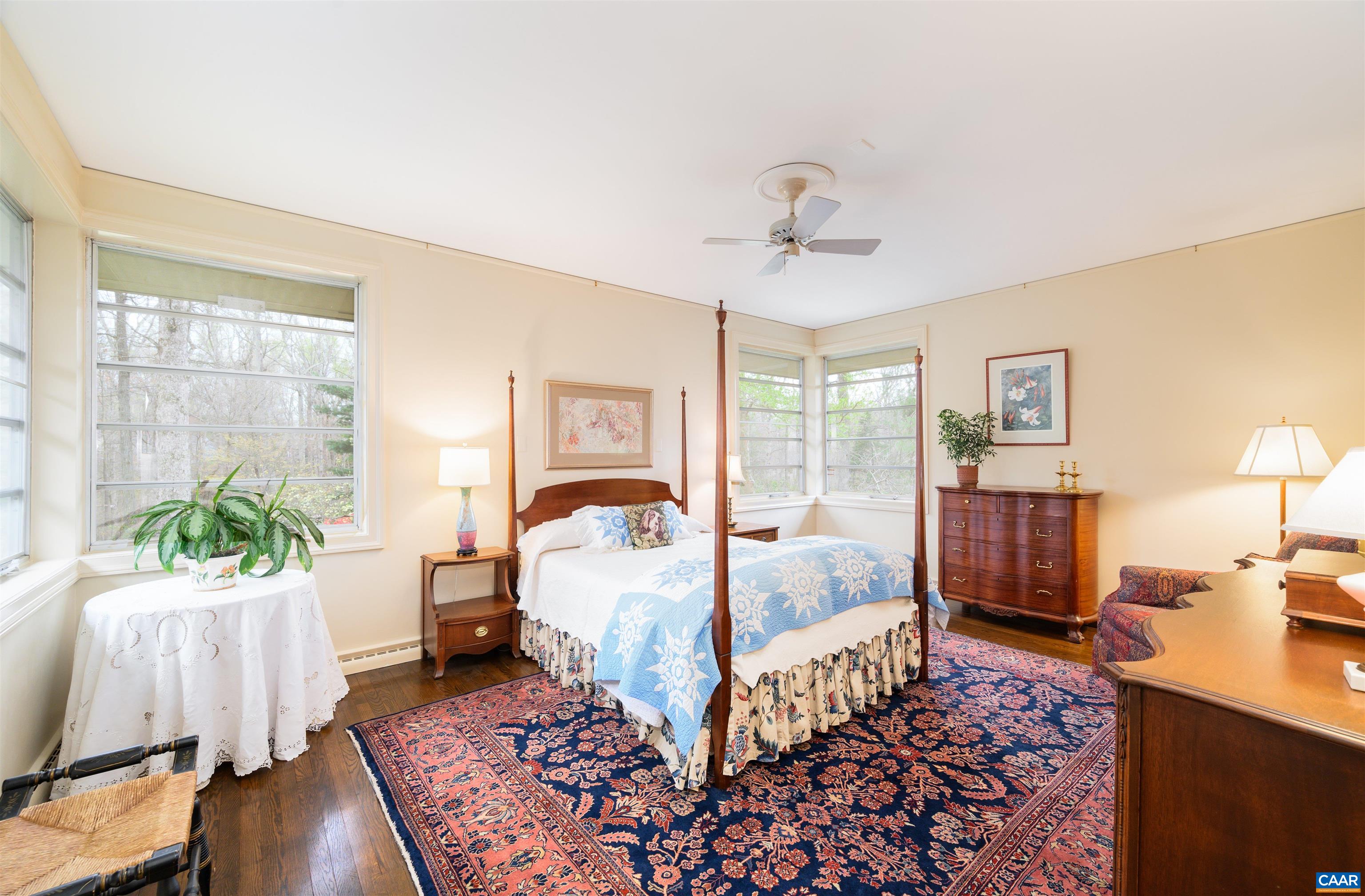 275 W TERRELL RD