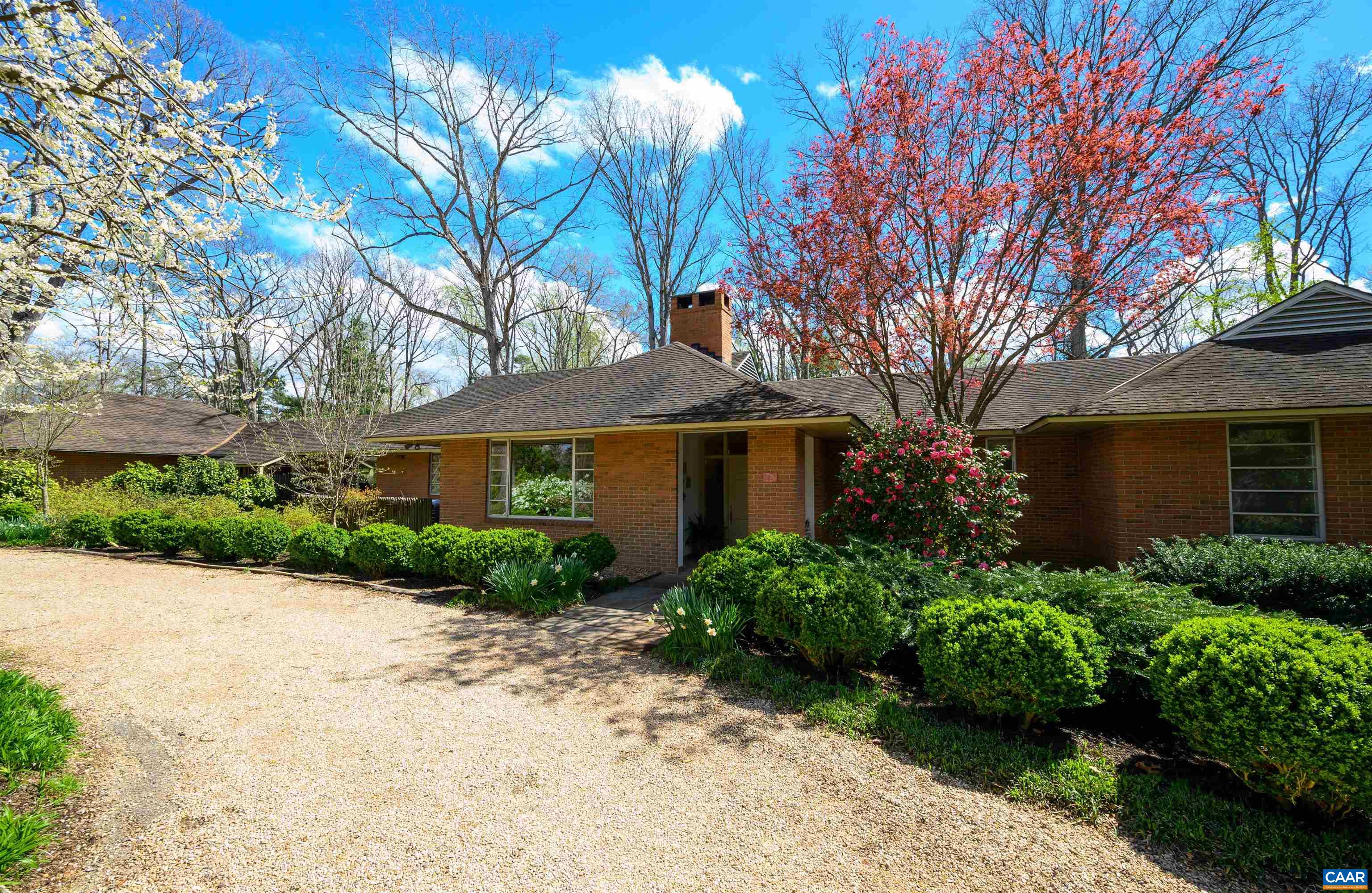 275 W TERRELL RD