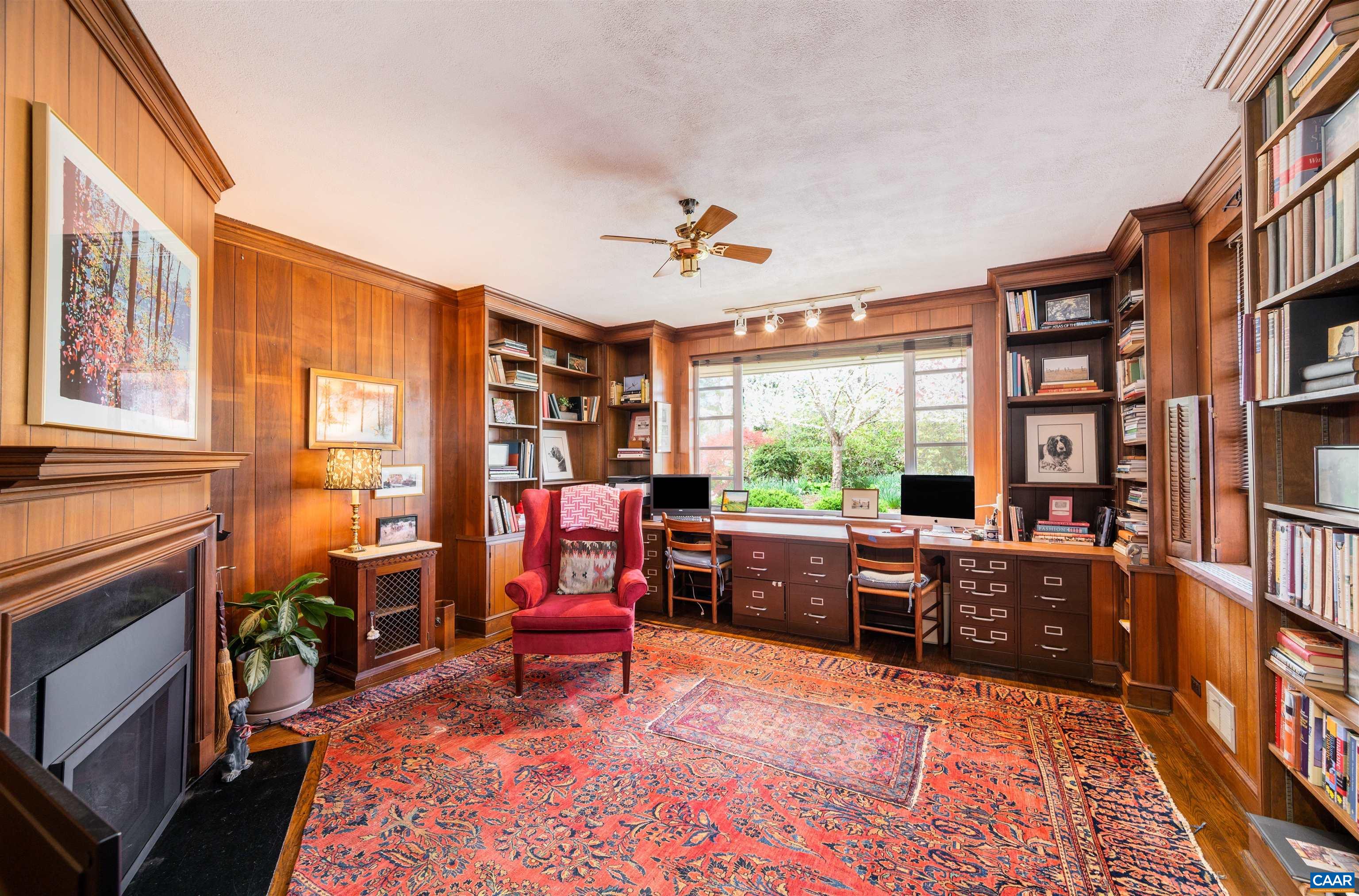 275 W TERRELL RD