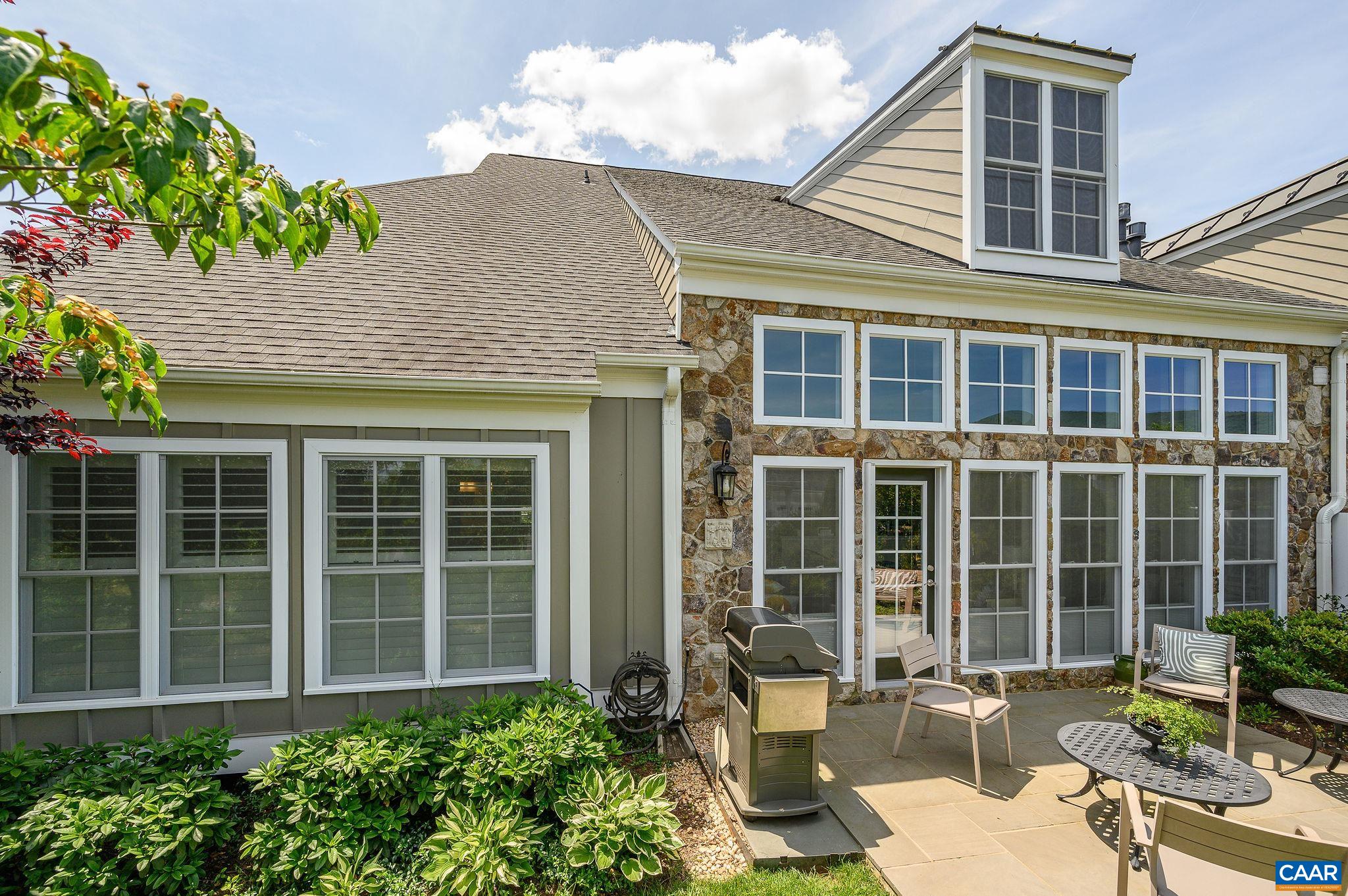 407 HAZEL GROVE LN