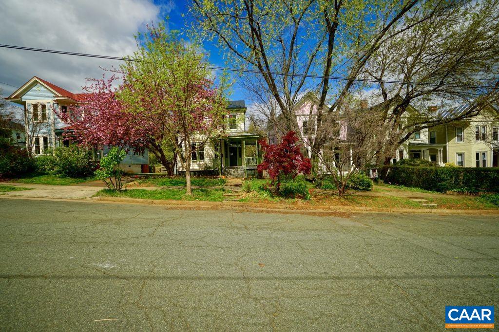 805 BELMONT AVE