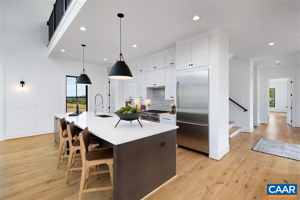 310 GOODLOE LN