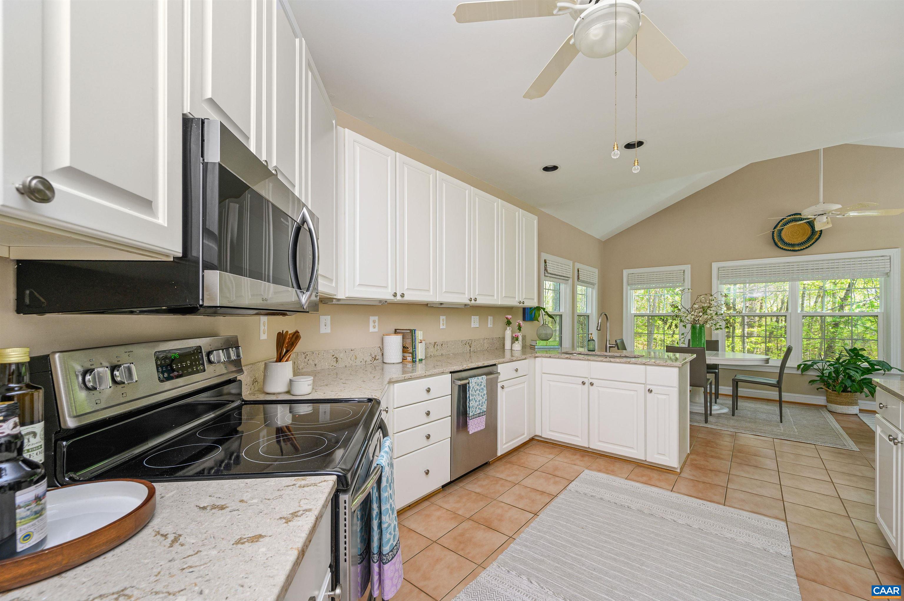 915 CHARTER OAKS DR