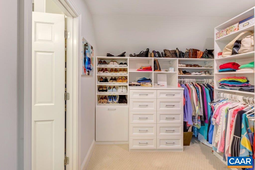 498 EDNAM CIR